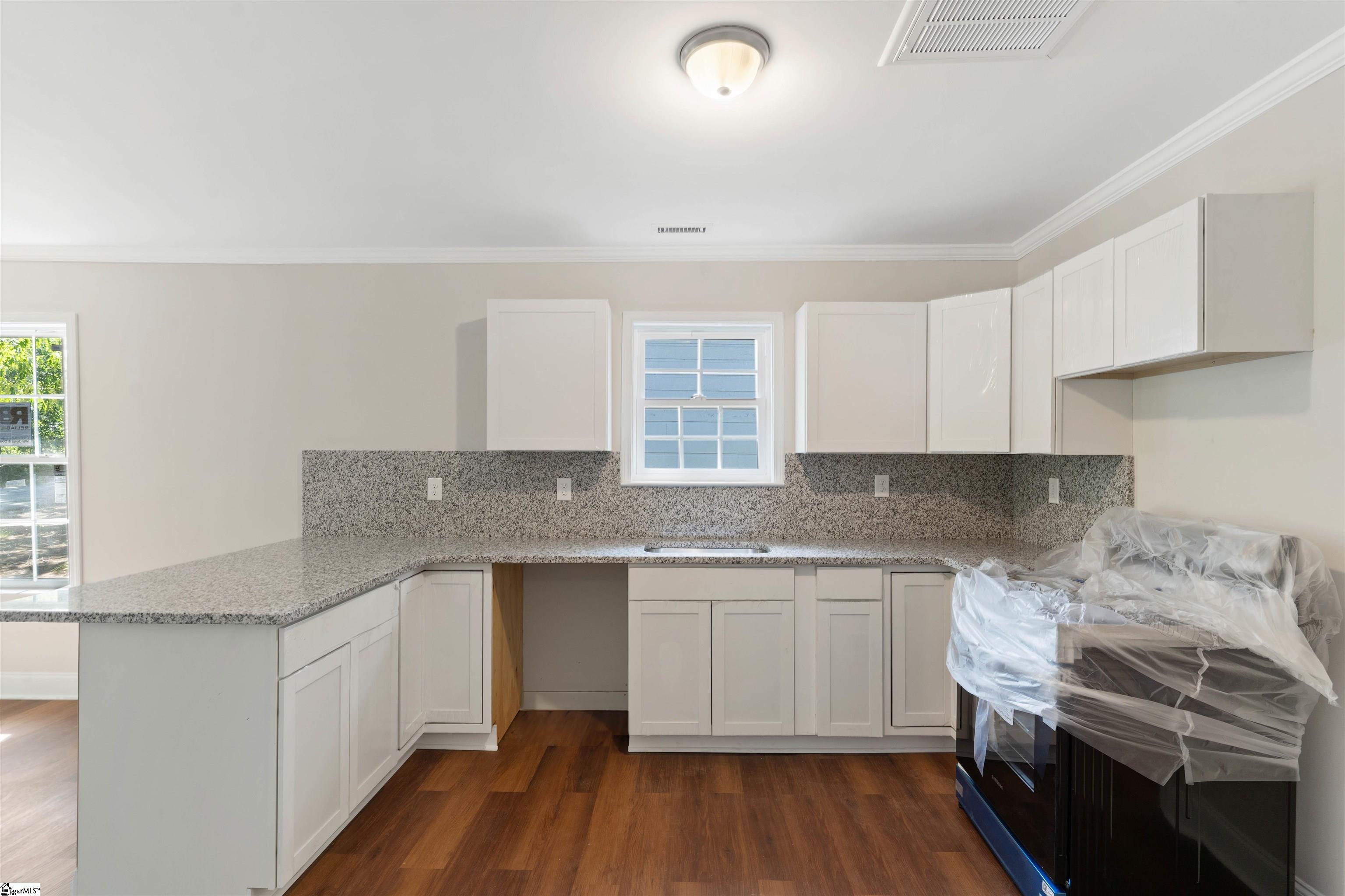 128 Owens Street Property Photo 6