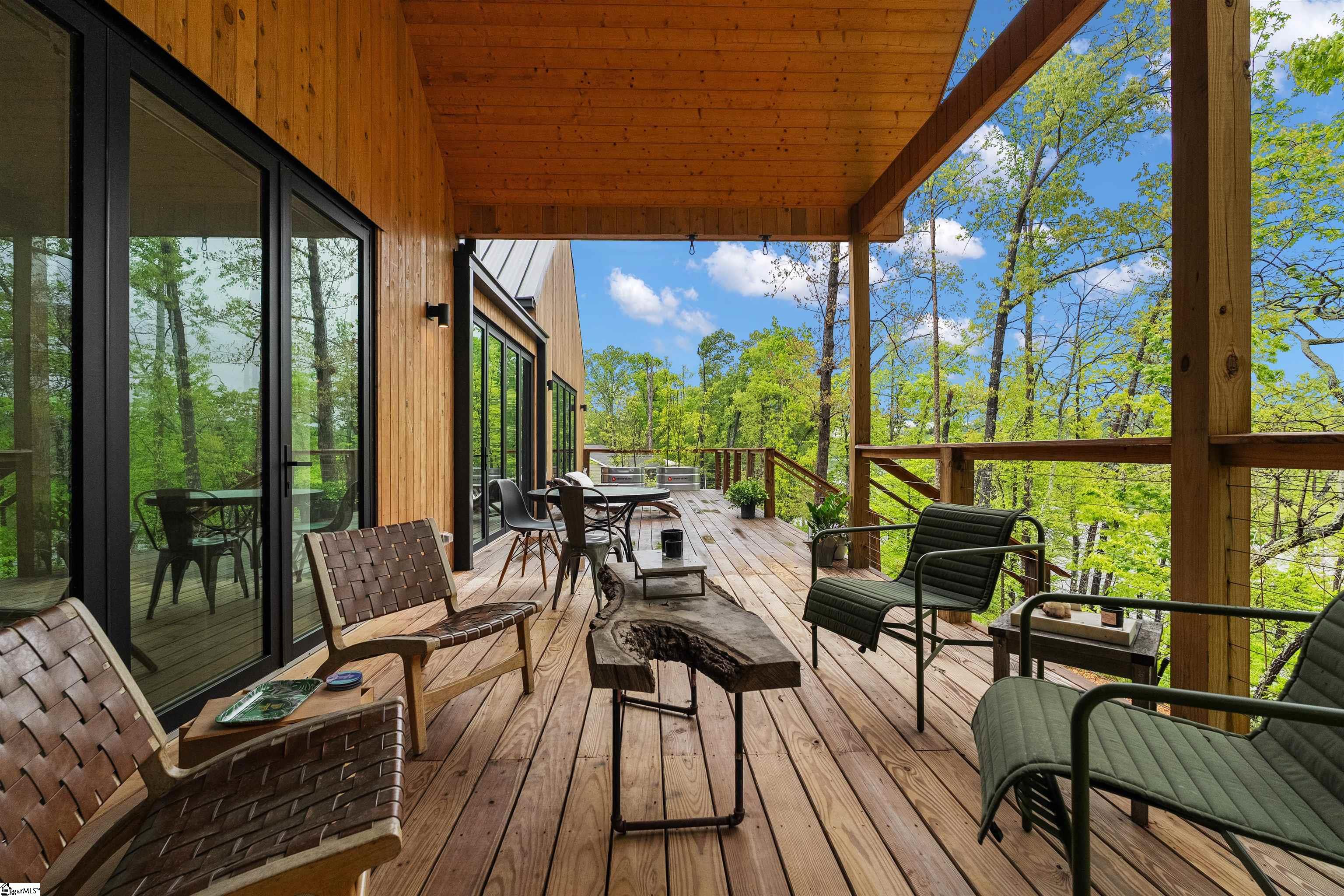562 Club Drive Property Photo 10