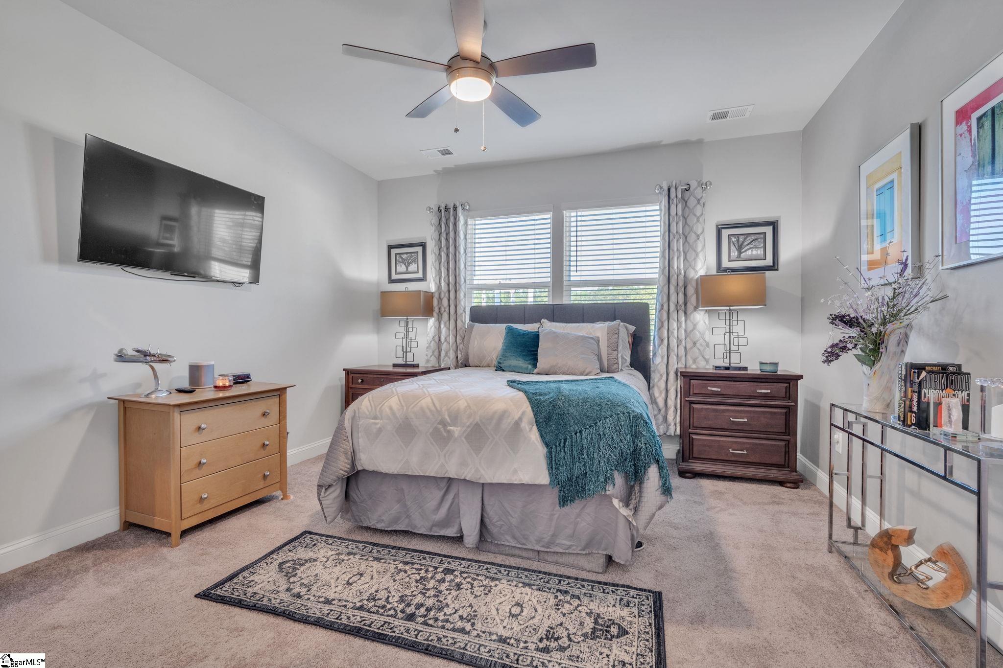 925 Maple Grove Way Property Photo 11