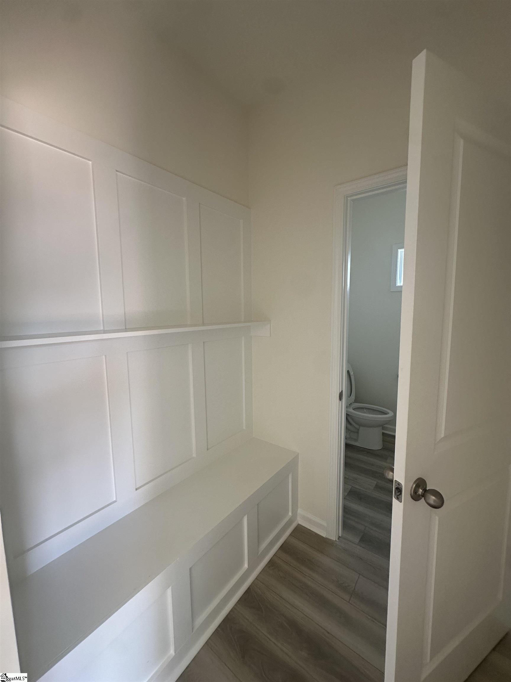 907 Gibbons Street Property Photo 6