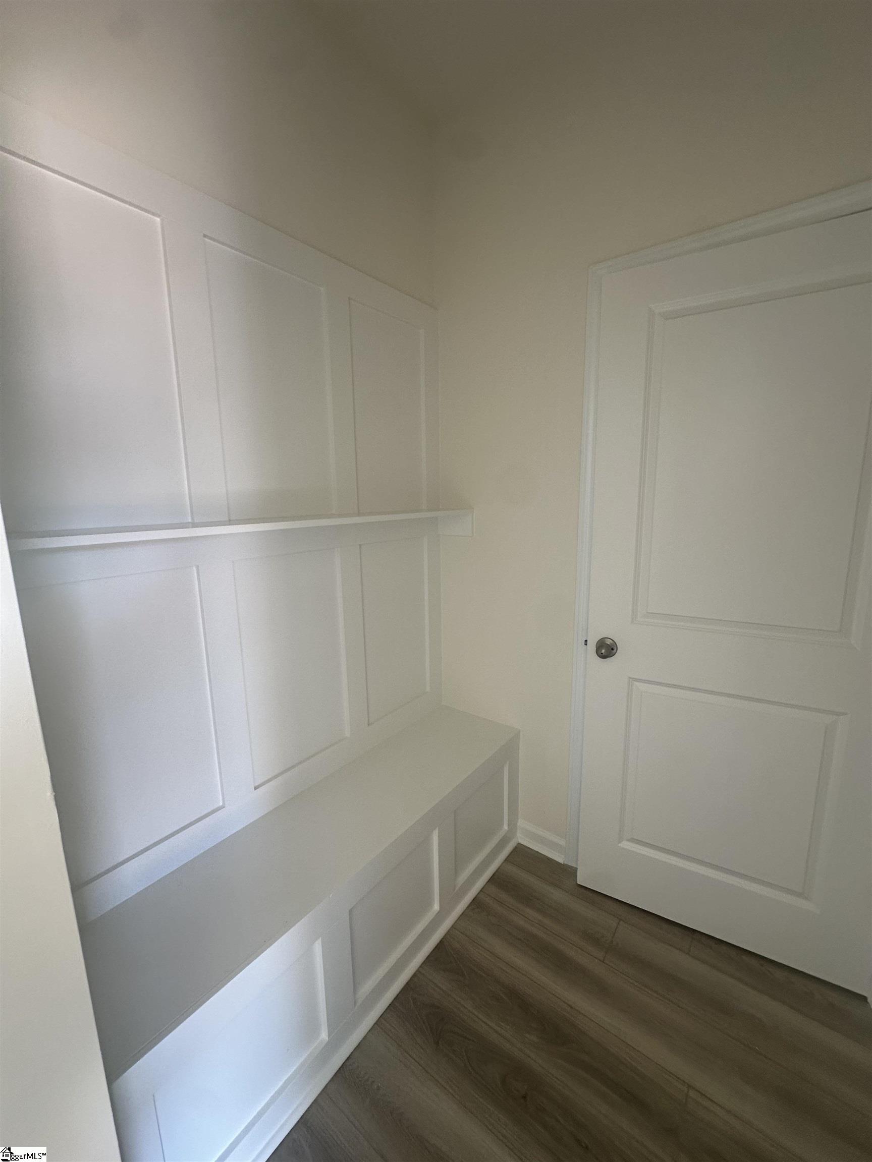907 Gibbons Street Property Photo 7