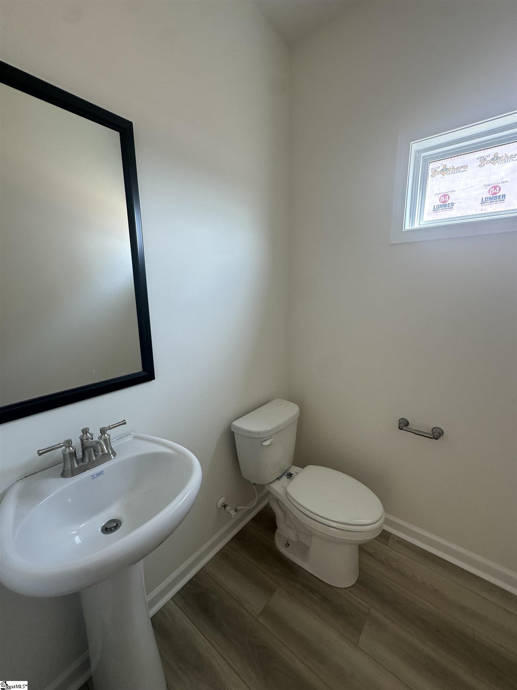 907 Gibbons Street Property Photo 8