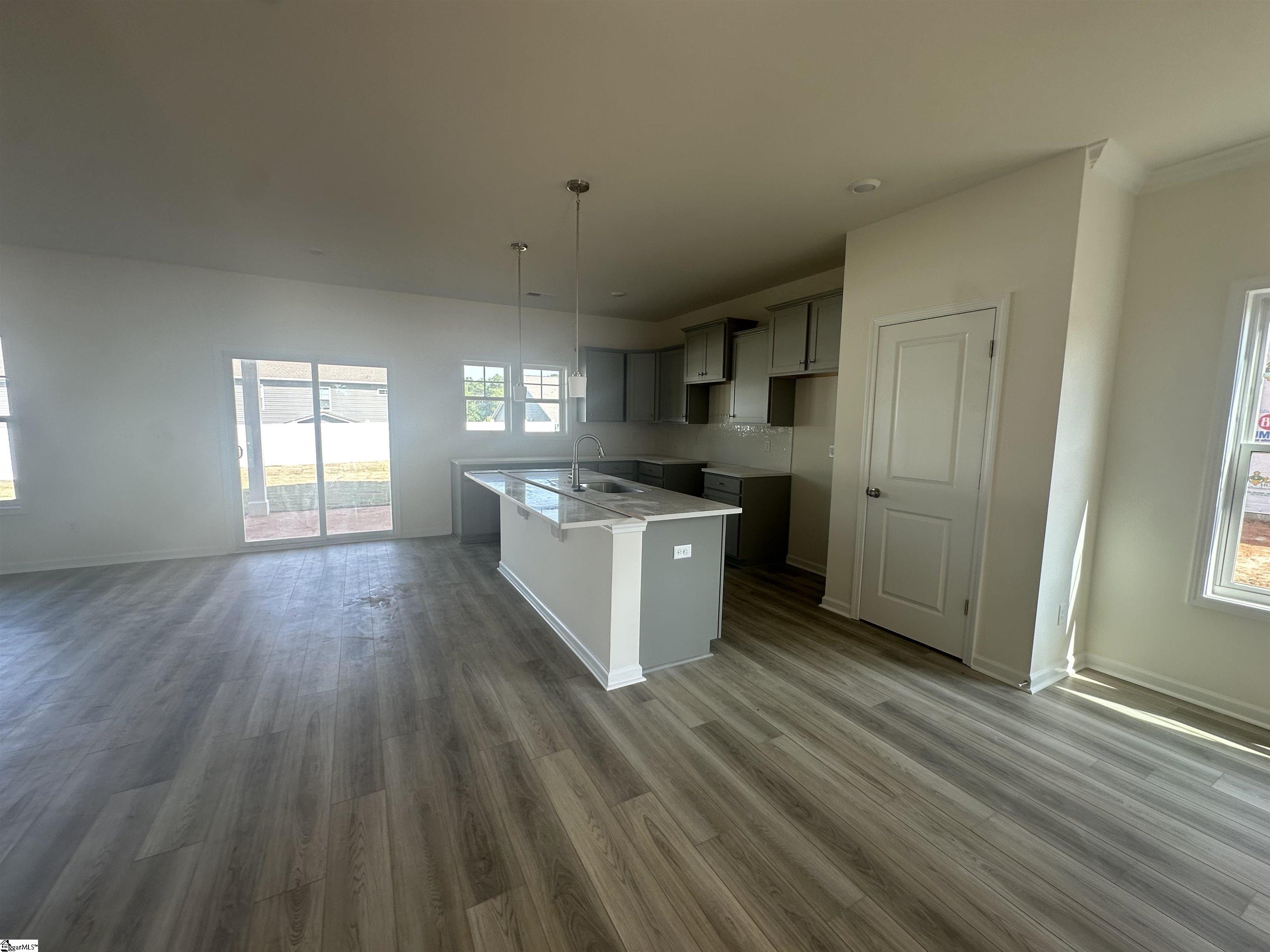 907 Gibbons Street Property Photo 10