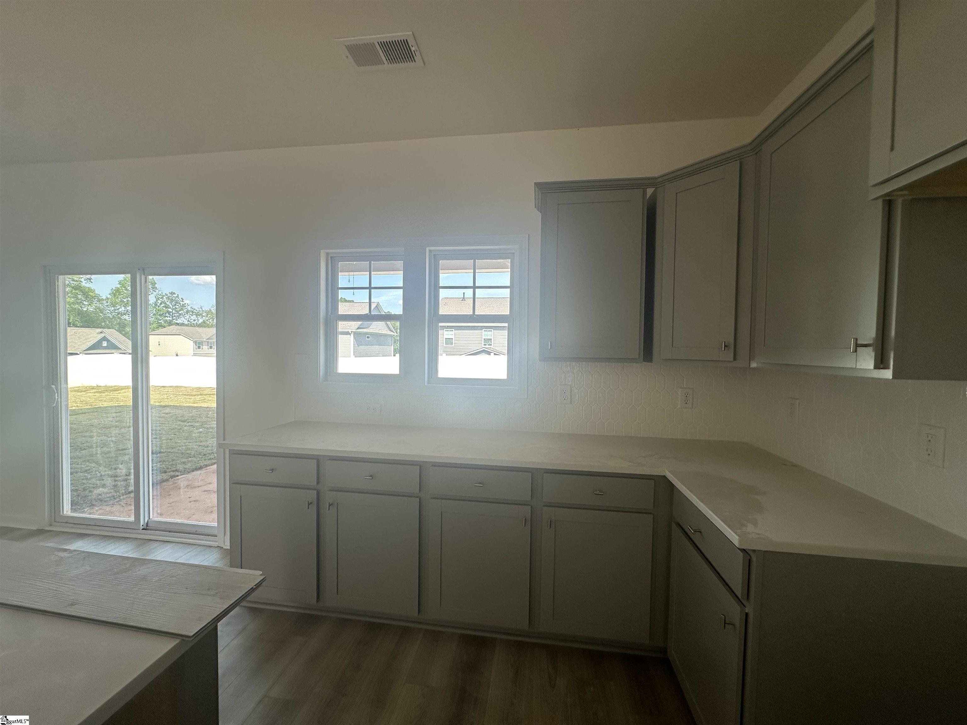 907 Gibbons Street Property Photo 12