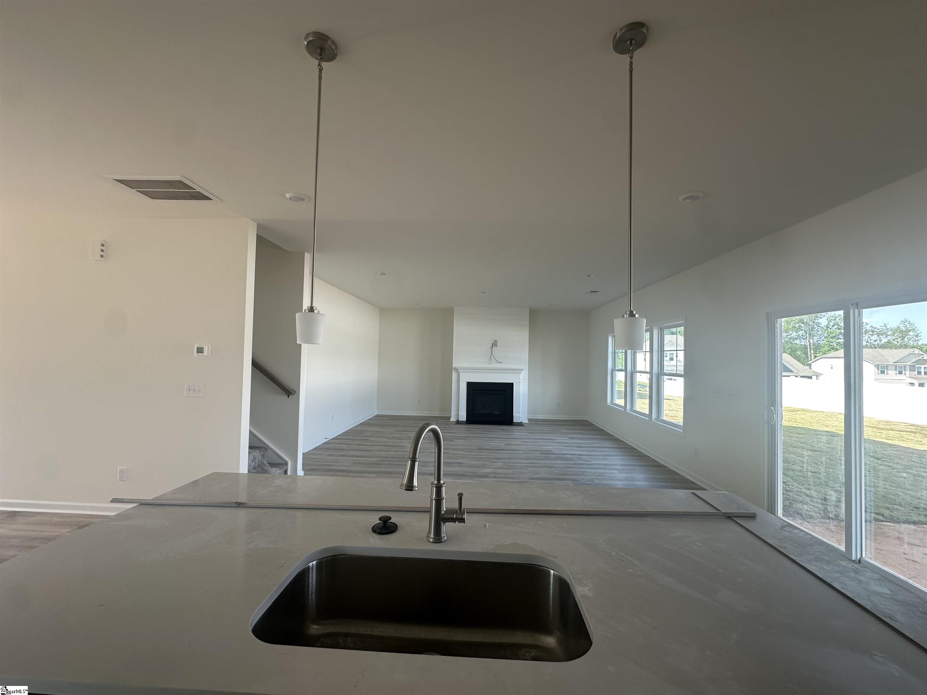 907 Gibbons Street Property Photo 13
