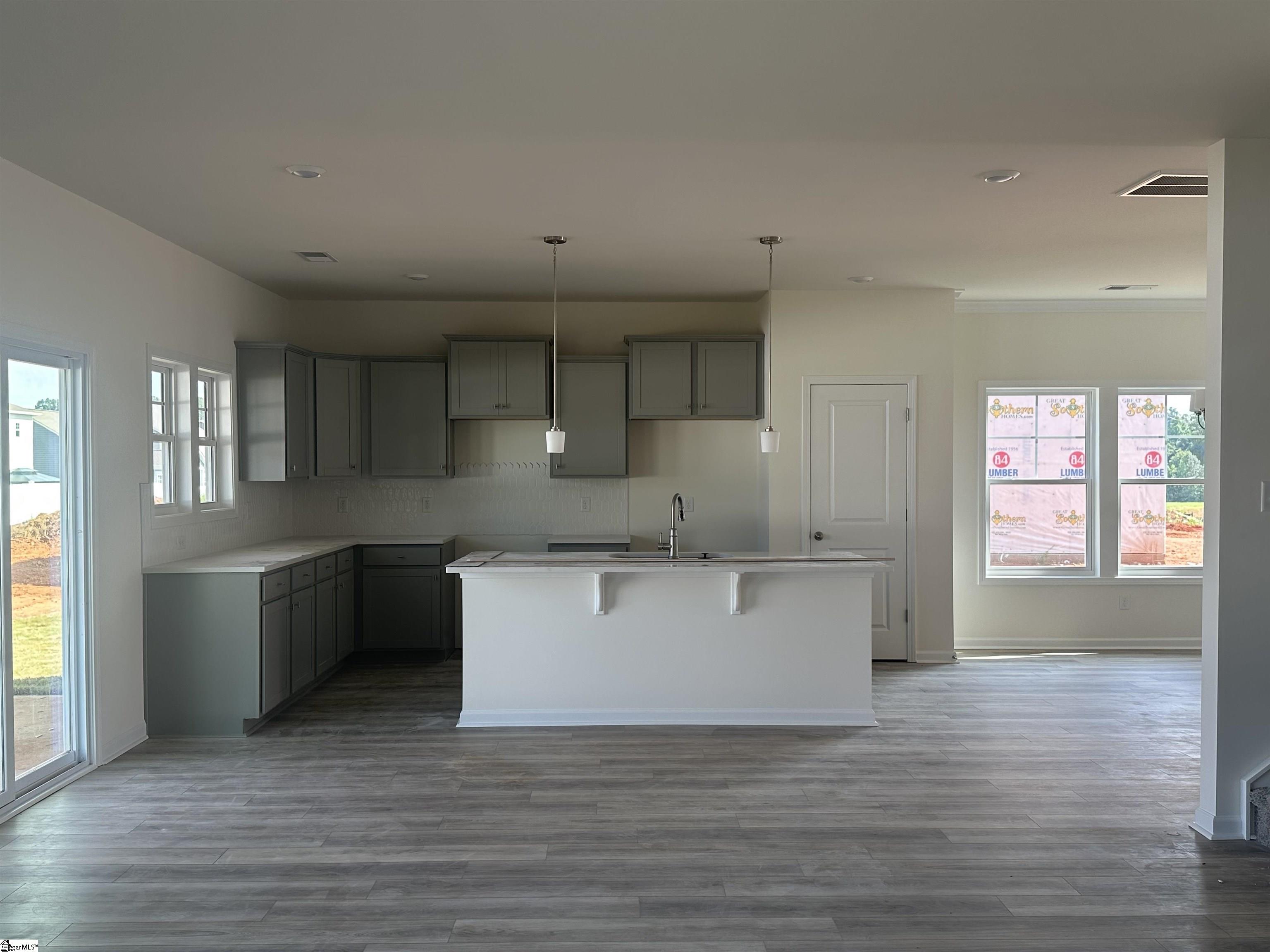 907 Gibbons Street Property Photo 16