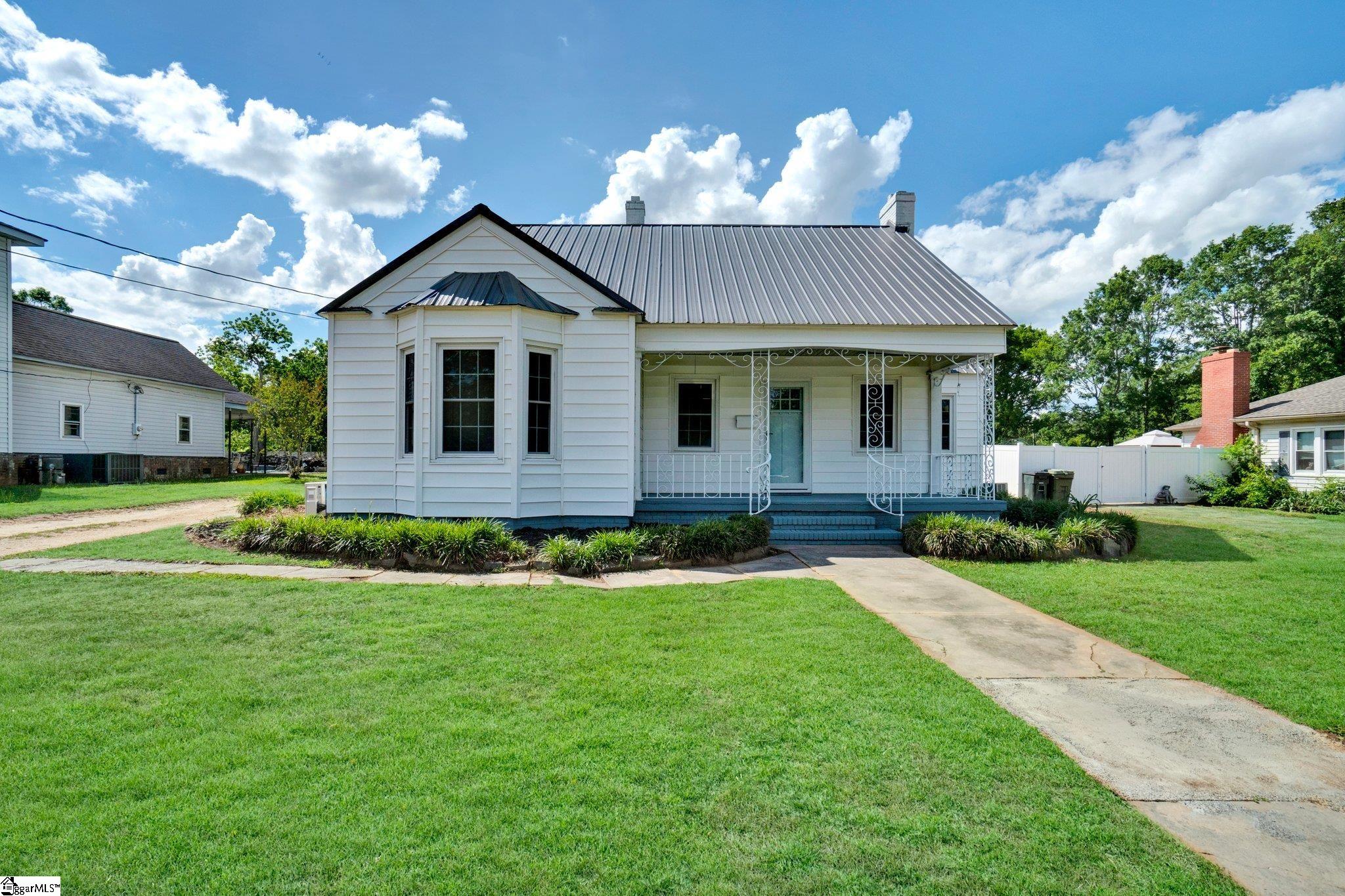 305 N Adair Street Property Photo
