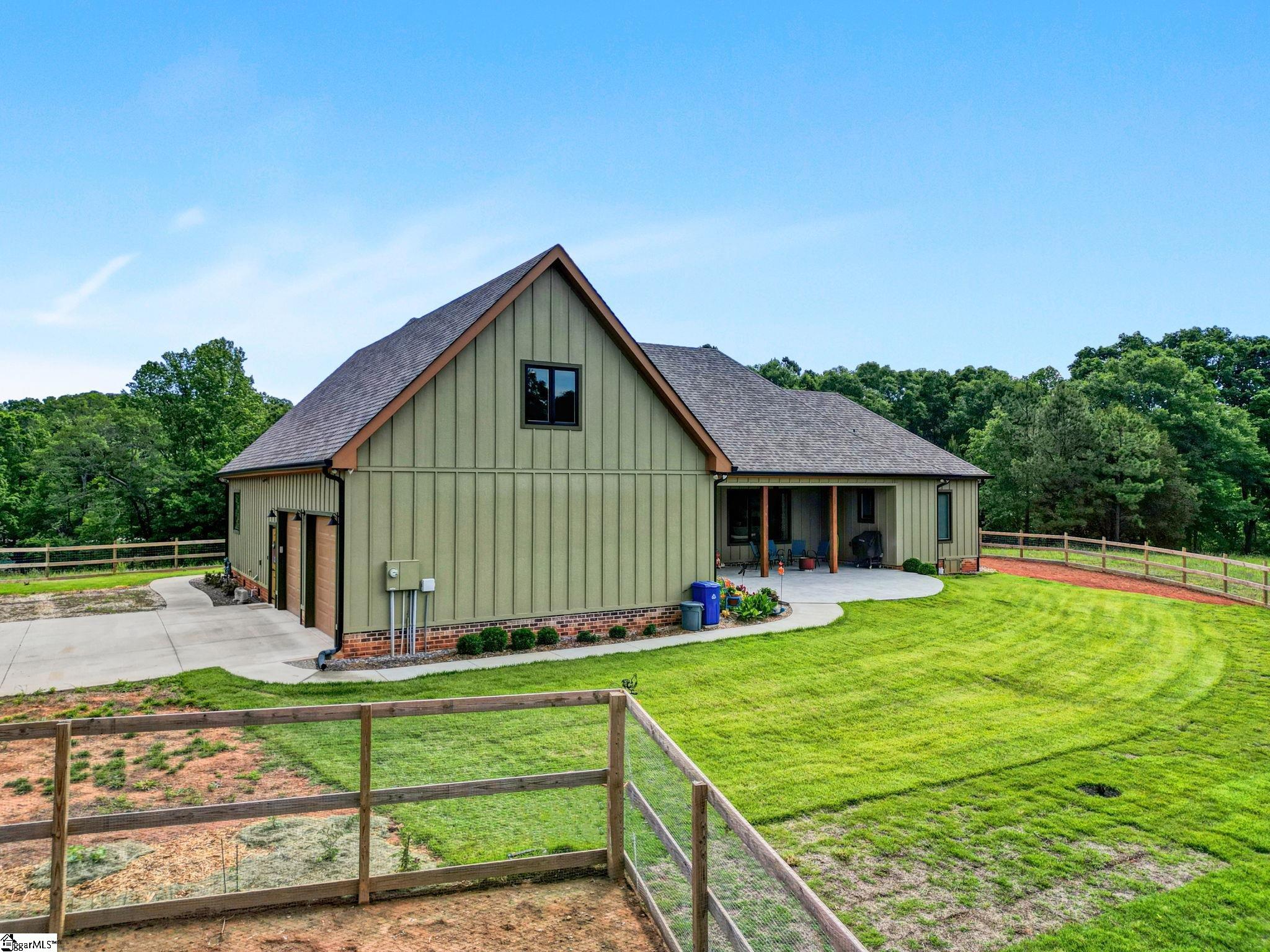 475 Johnson Road Property Photo 3