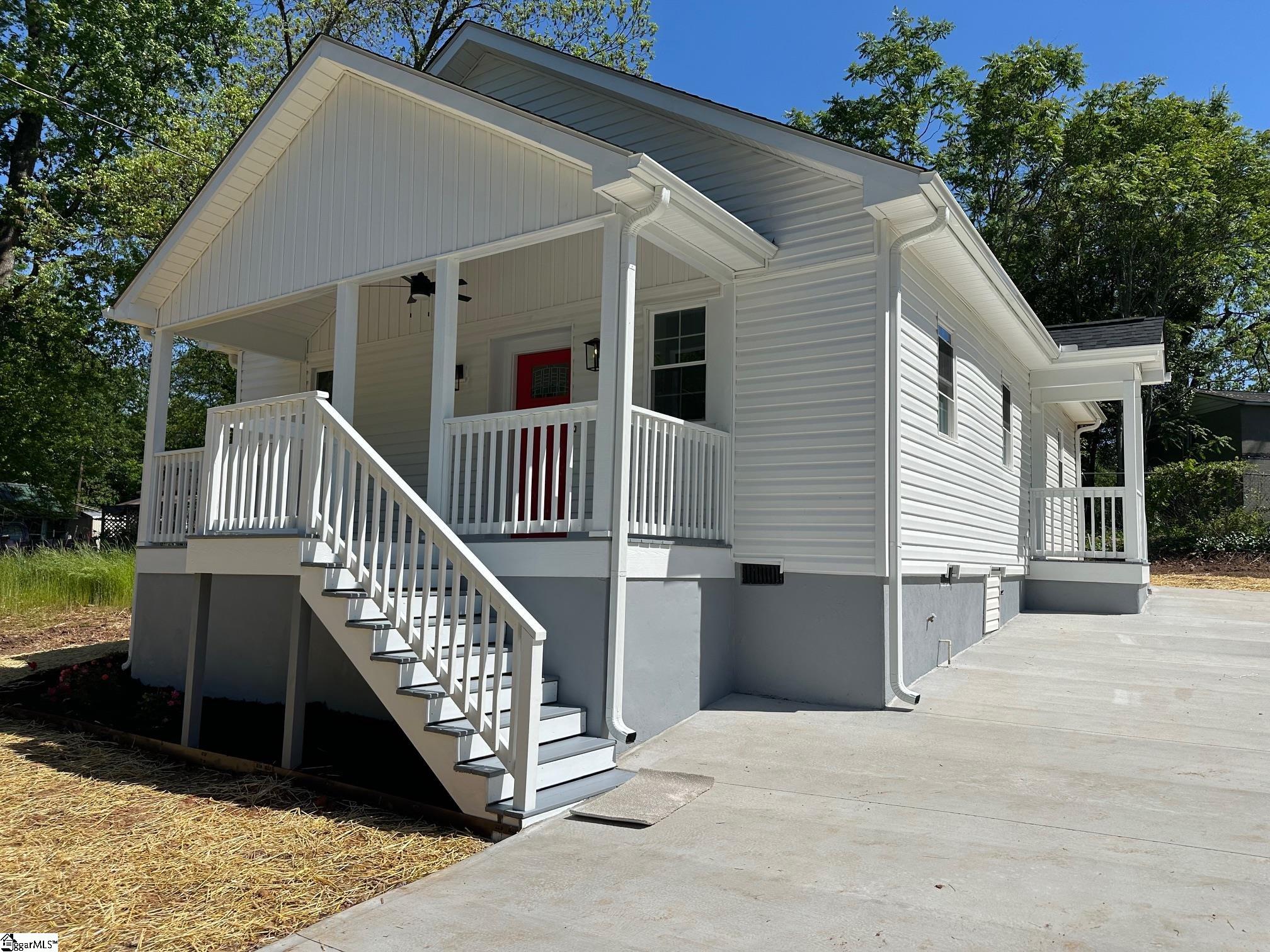 410 Douglas Street Property Photo 1