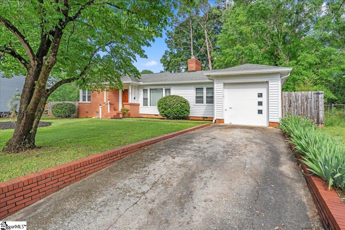 222 Woodview Avenue Property Photo 3