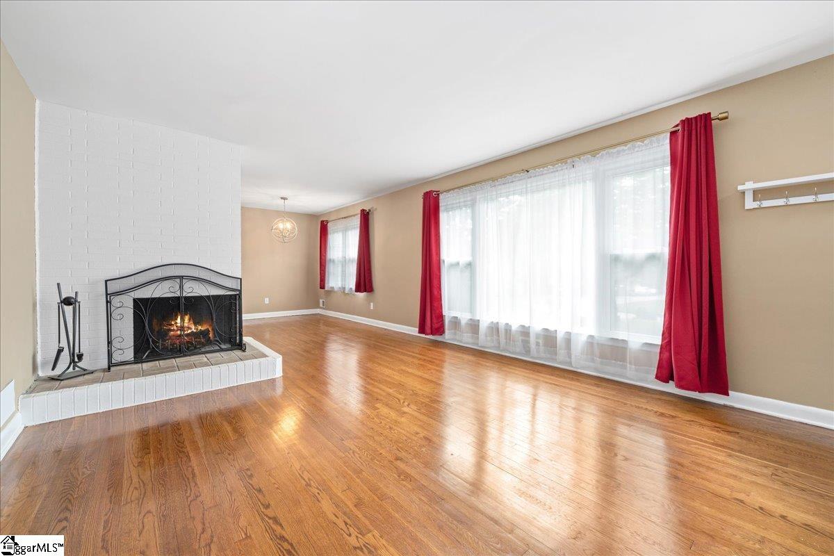222 Woodview Avenue Property Photo 4