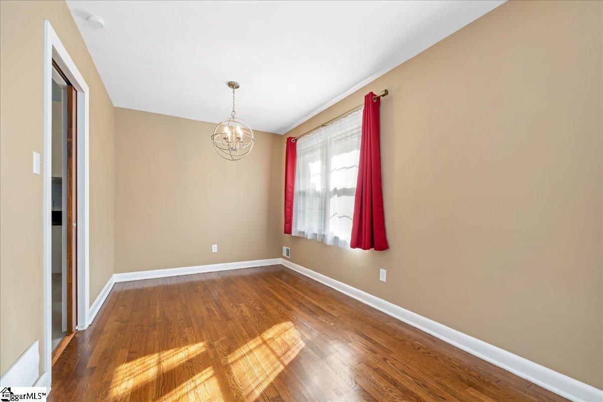 222 Woodview Avenue Property Photo 9