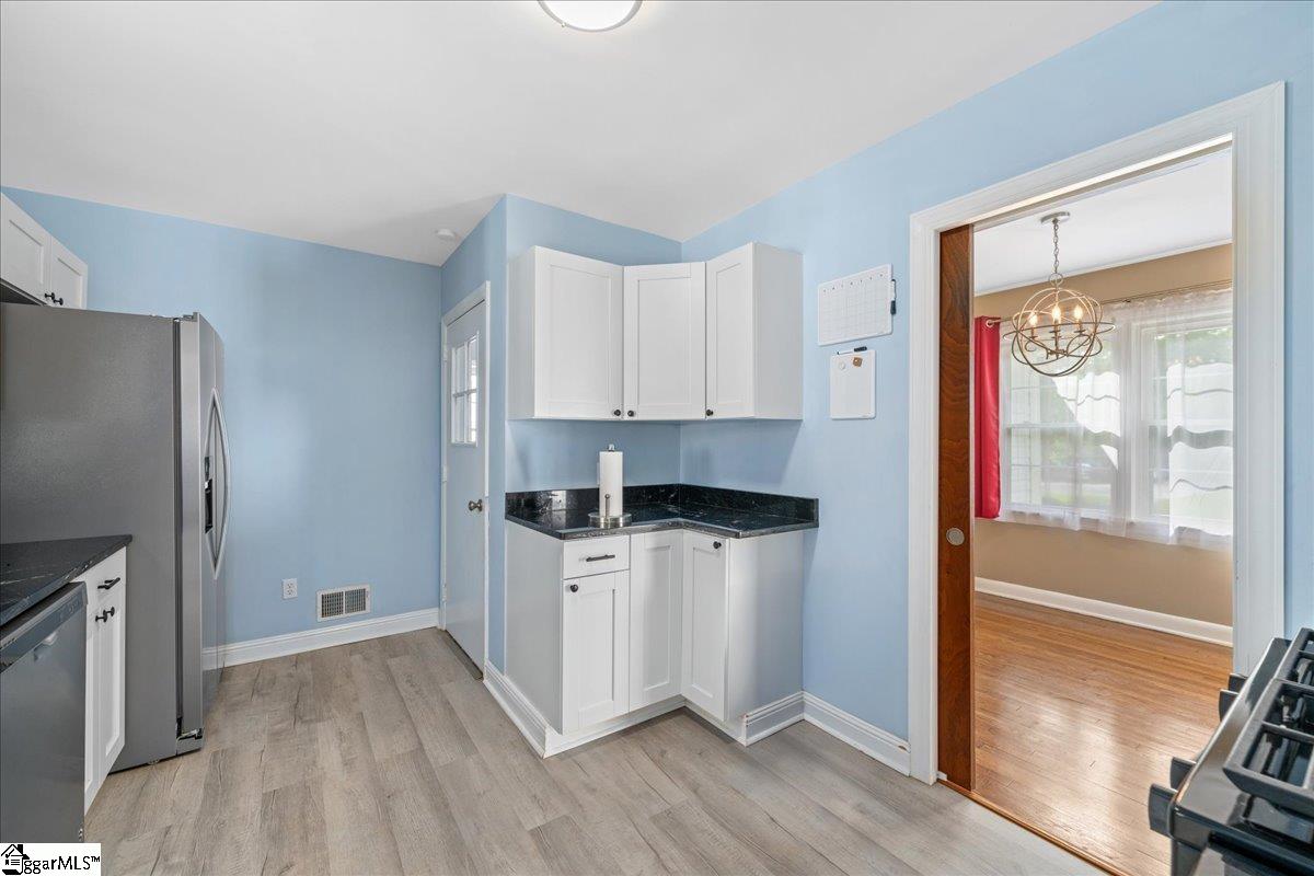 222 Woodview Avenue Property Photo 15