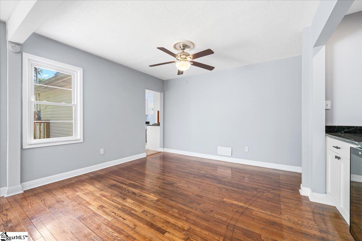 222 Woodview Avenue Property Photo 18