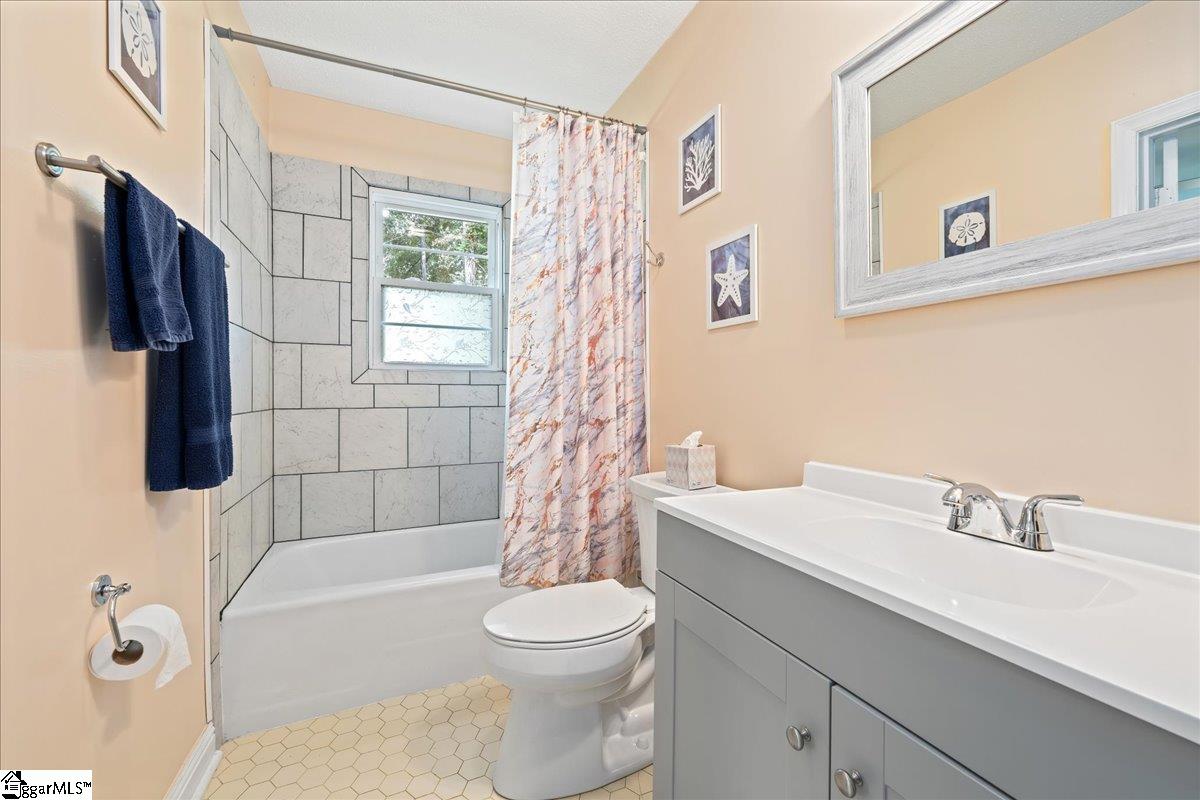 222 Woodview Avenue Property Photo 27