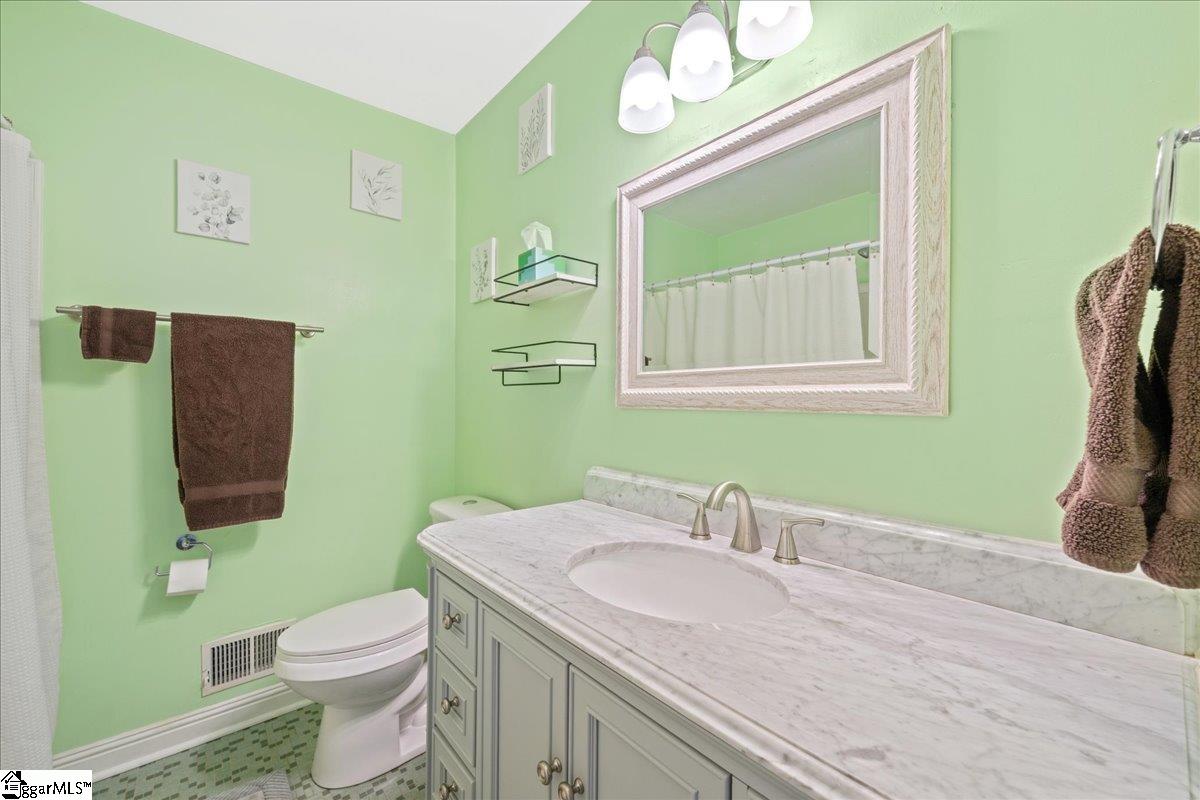 222 Woodview Avenue Property Photo 33
