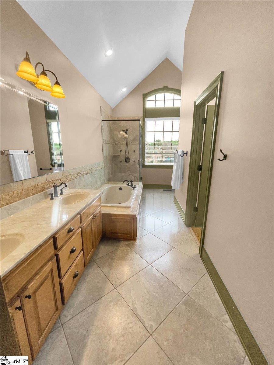 204 Tuscan Ridge Trail Property Photo 24