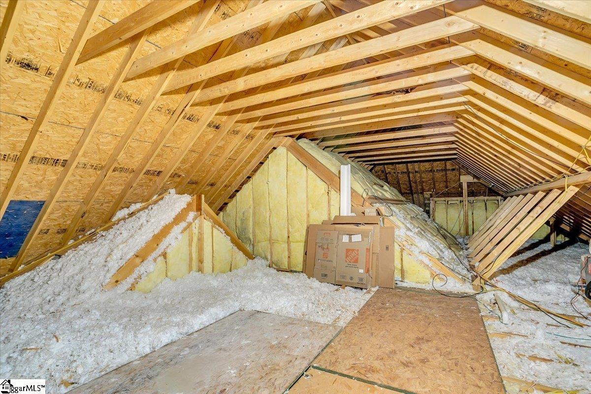 204 Tuscan Ridge Trail Property Photo 32
