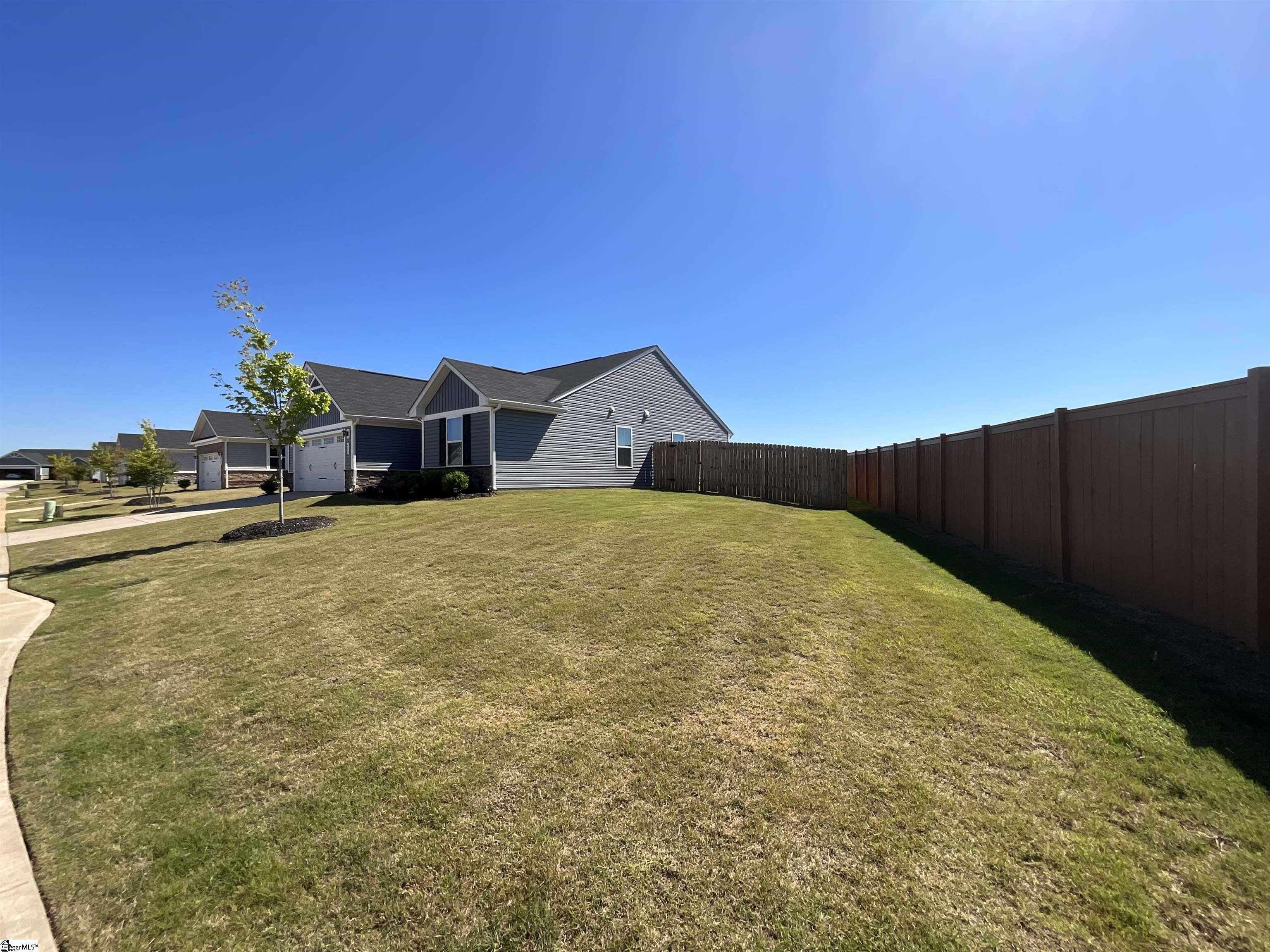 402 Sidney Wilson Court Property Photo 2
