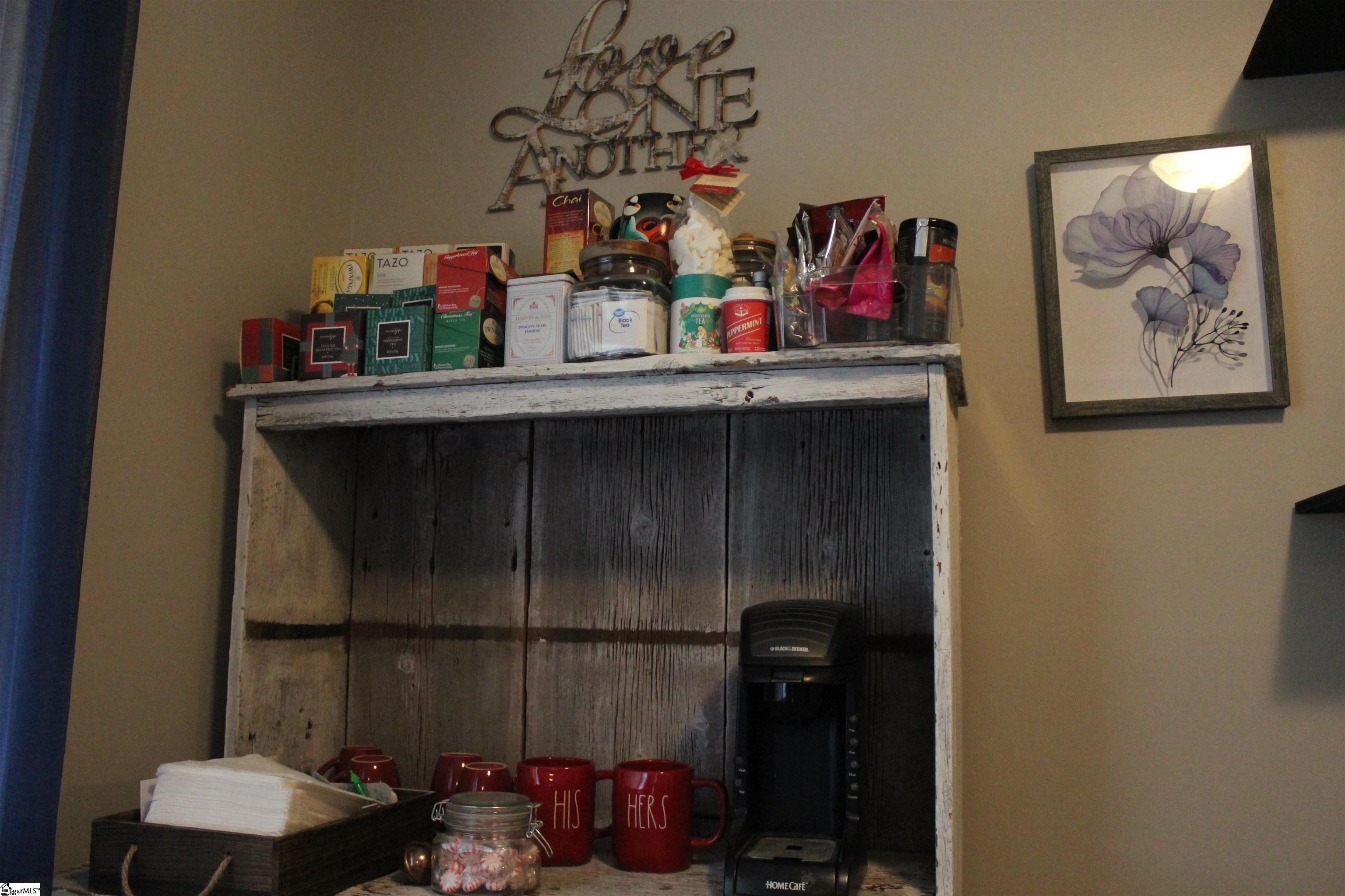 305 N Owens Street Property Photo 6