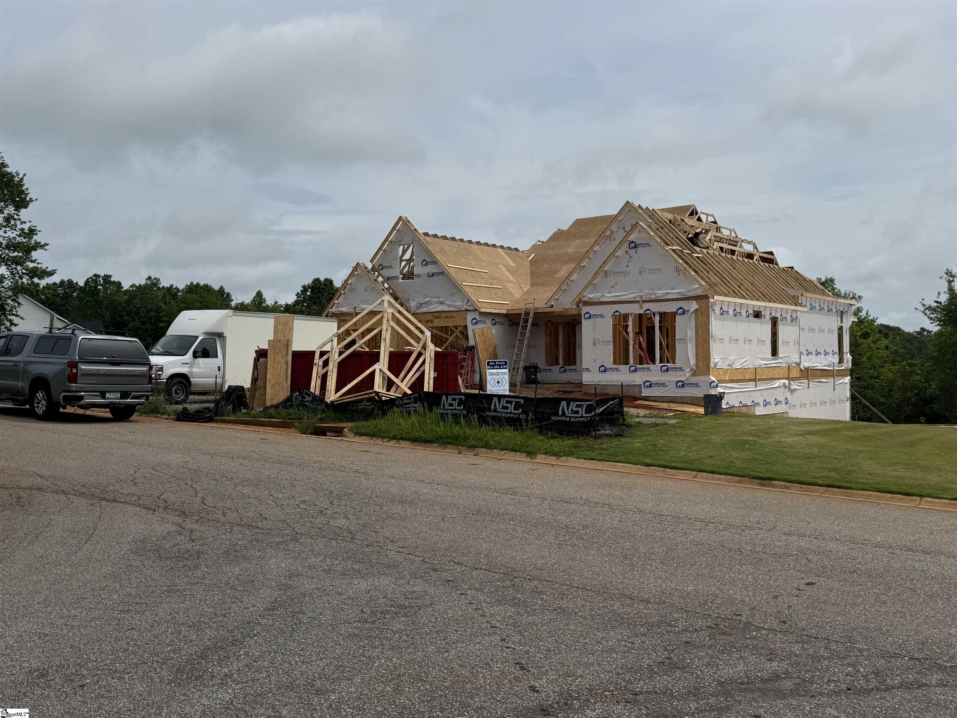 200 Eagles Crest Drive Property Photo 1