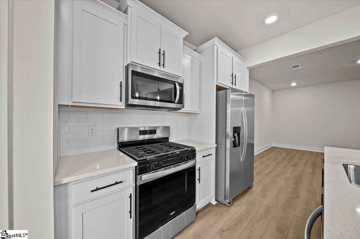 523 Harebell Way Property Photo 7