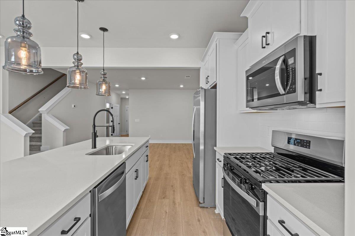 517 Harebell Way Property Photo 8