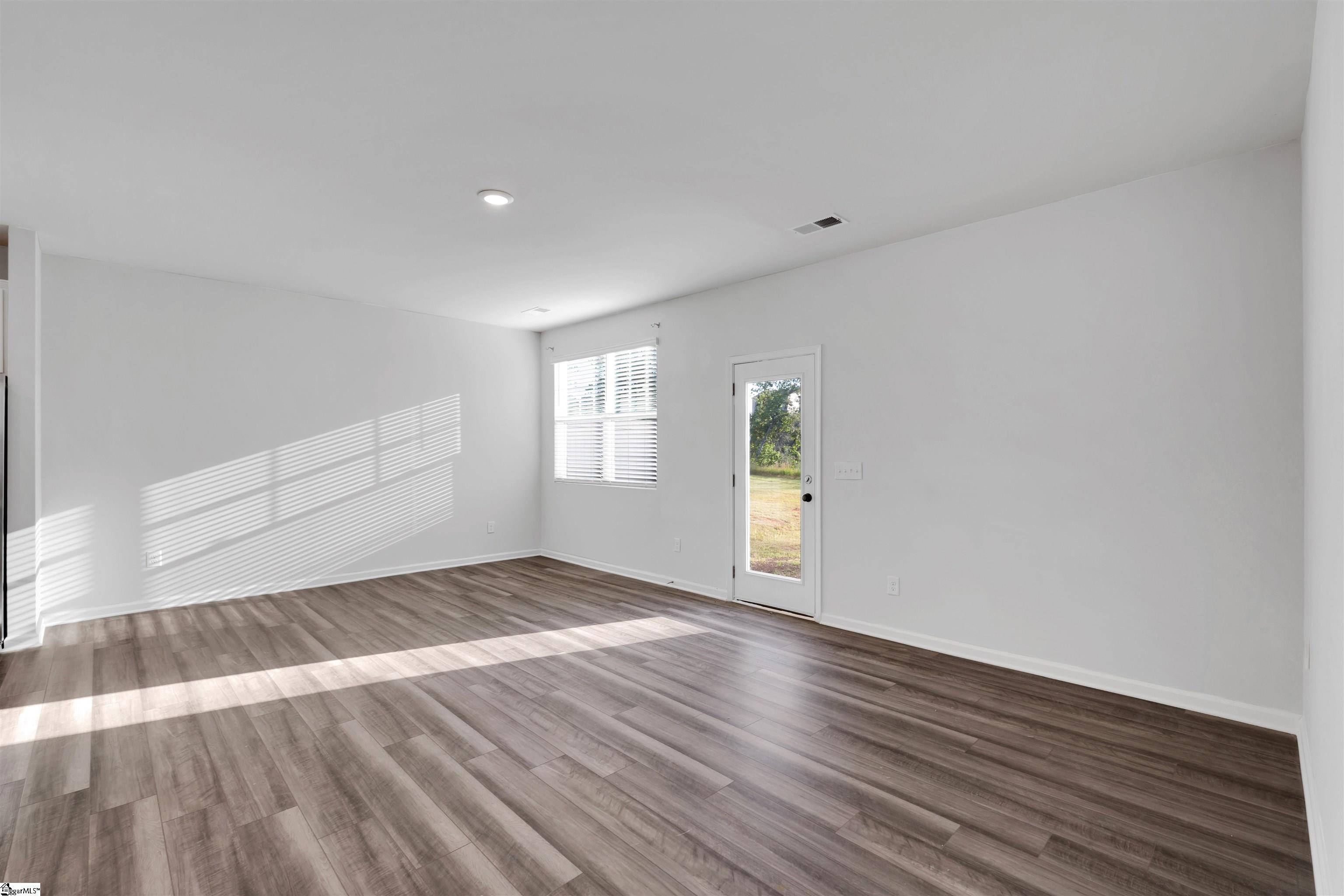309 E Compass Way Property Photo 10
