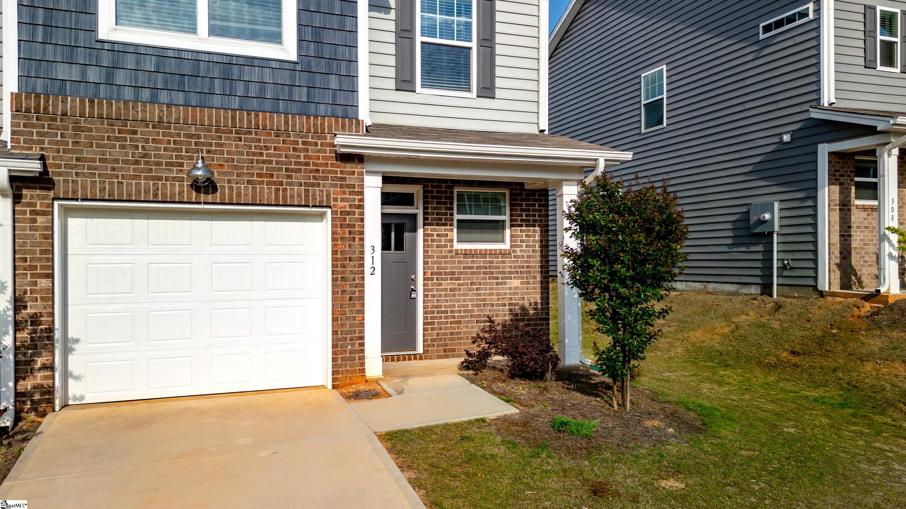 312 E Compass Way Property Photo 3