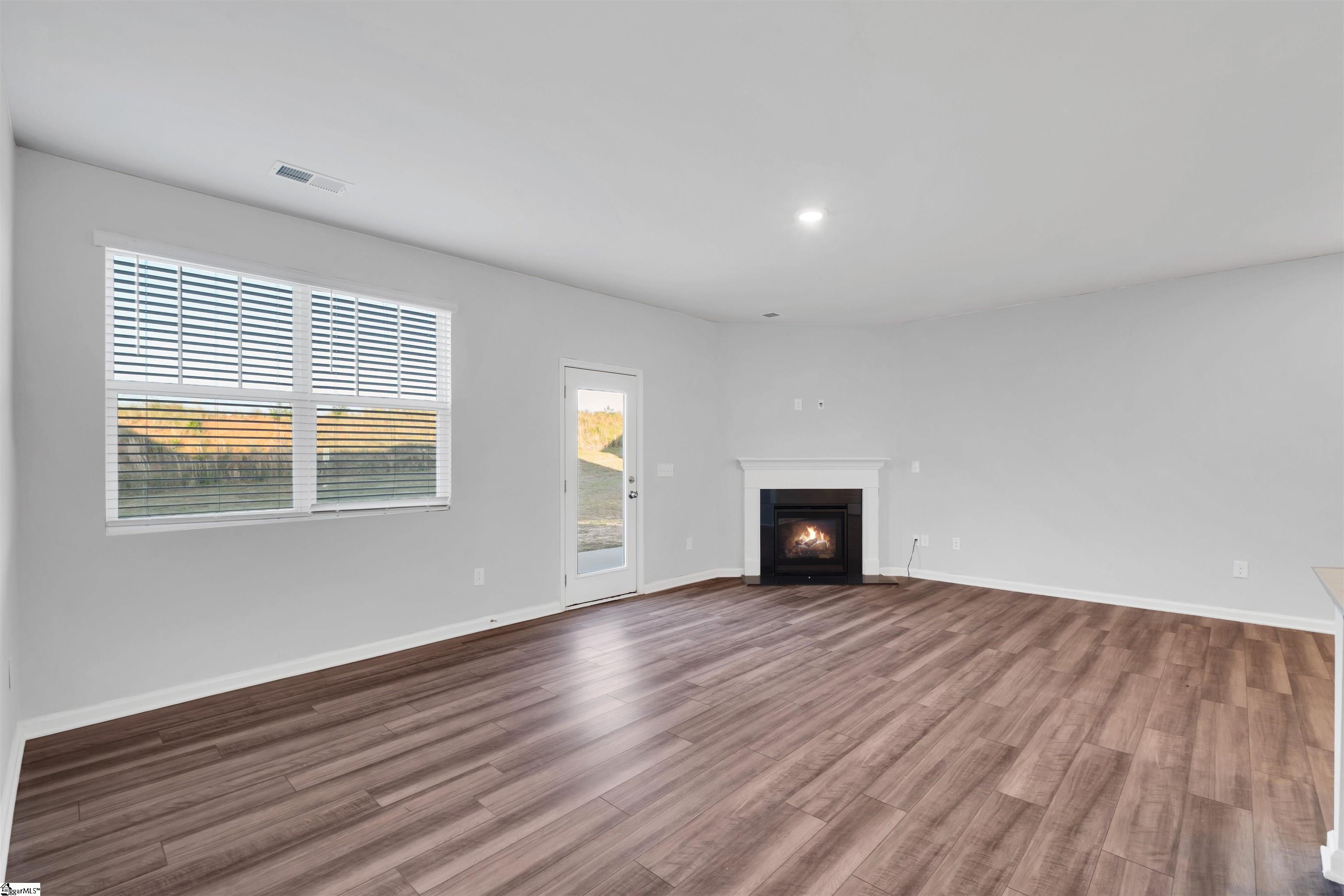 312 E Compass Way Property Photo 13
