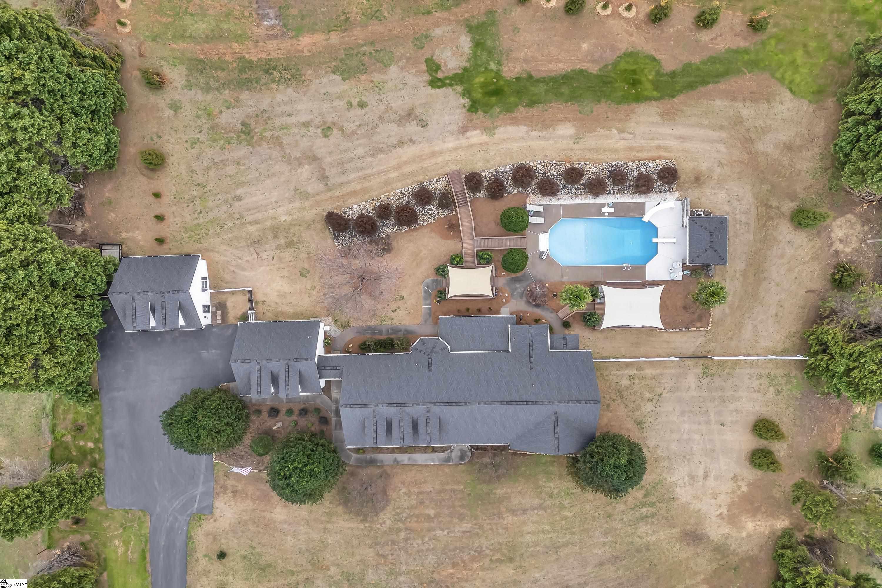 121 Eastlake Drive Property Photo 4
