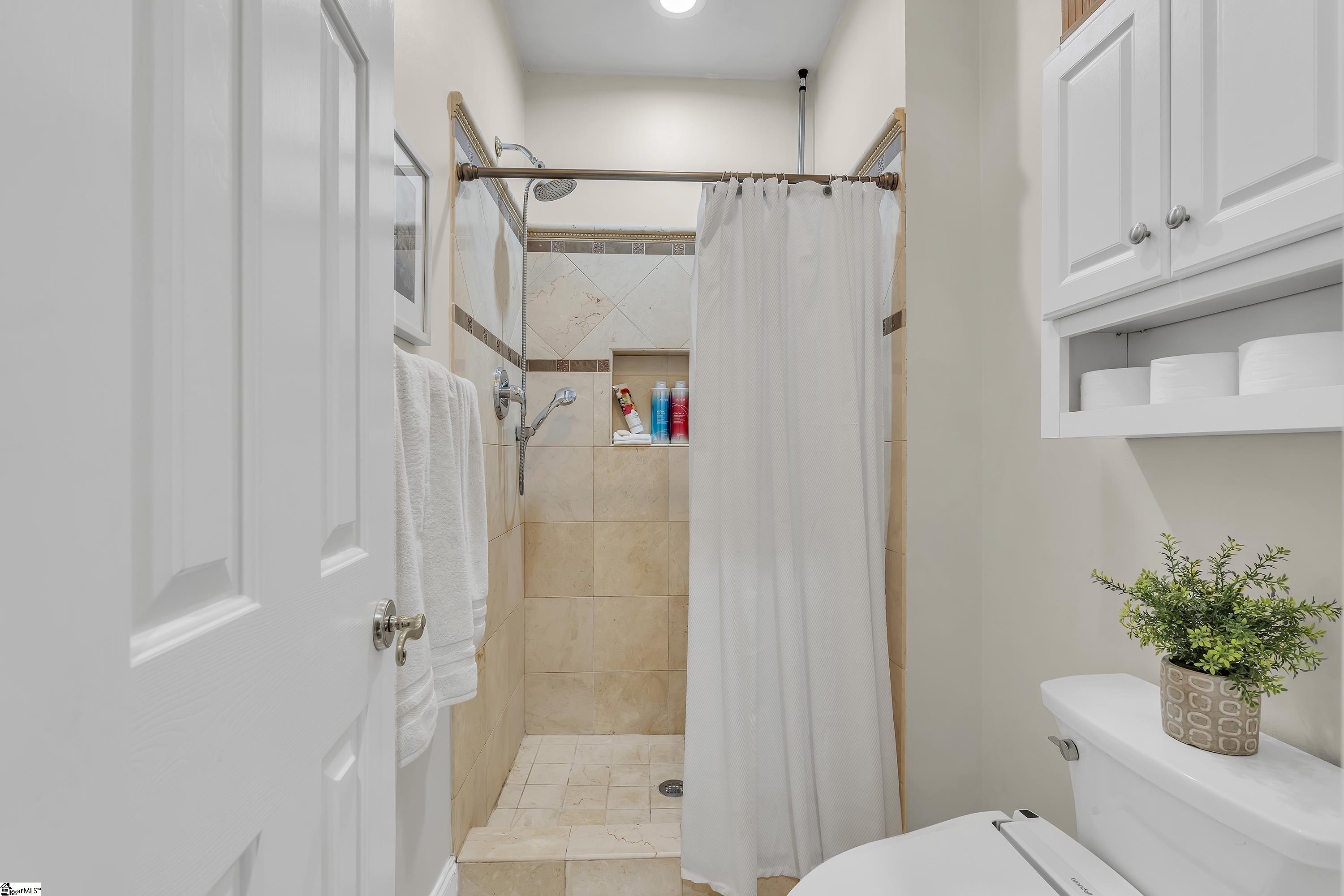 121 Eastlake Drive Property Photo 24