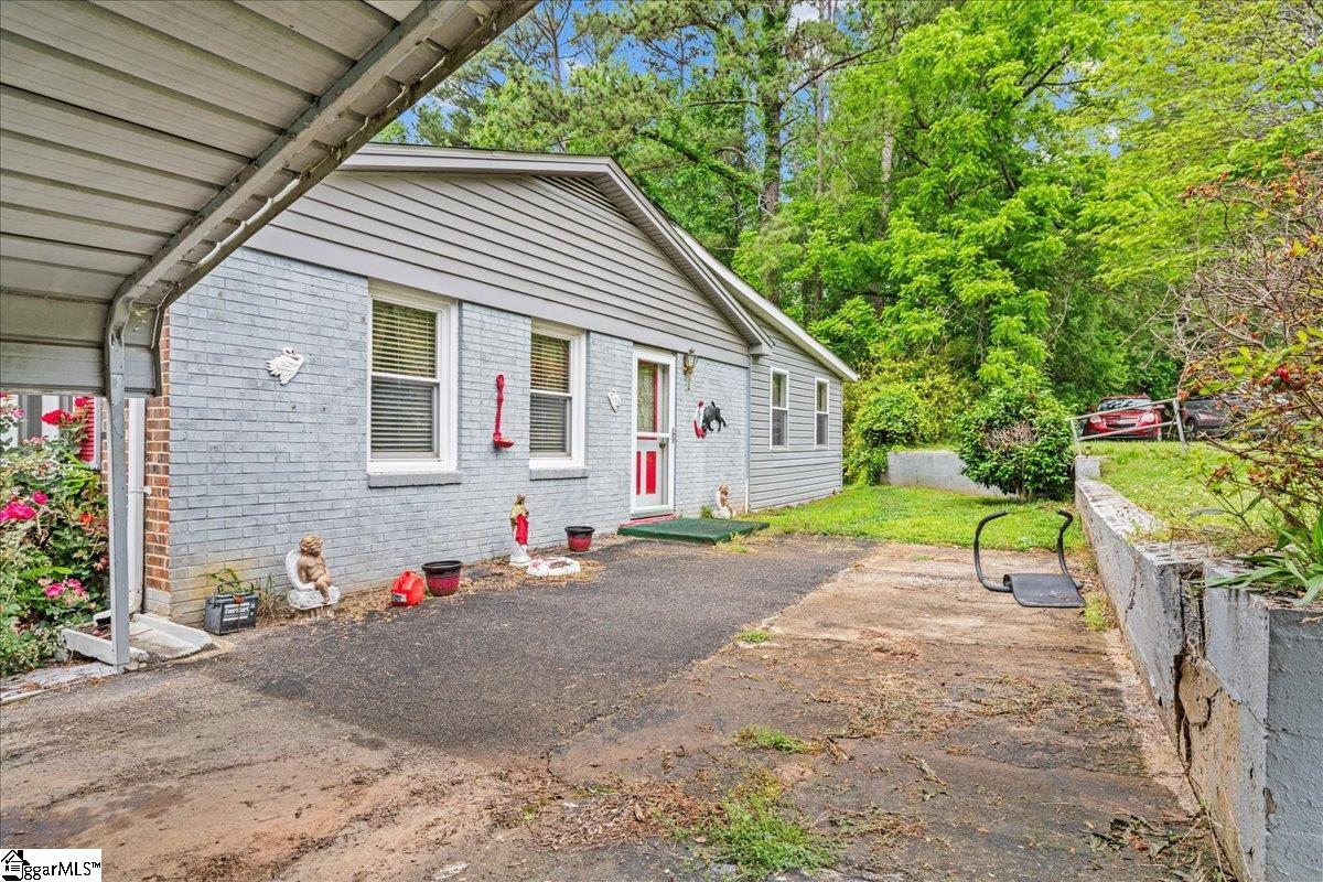 202 Vermont Drive Property Photo 3