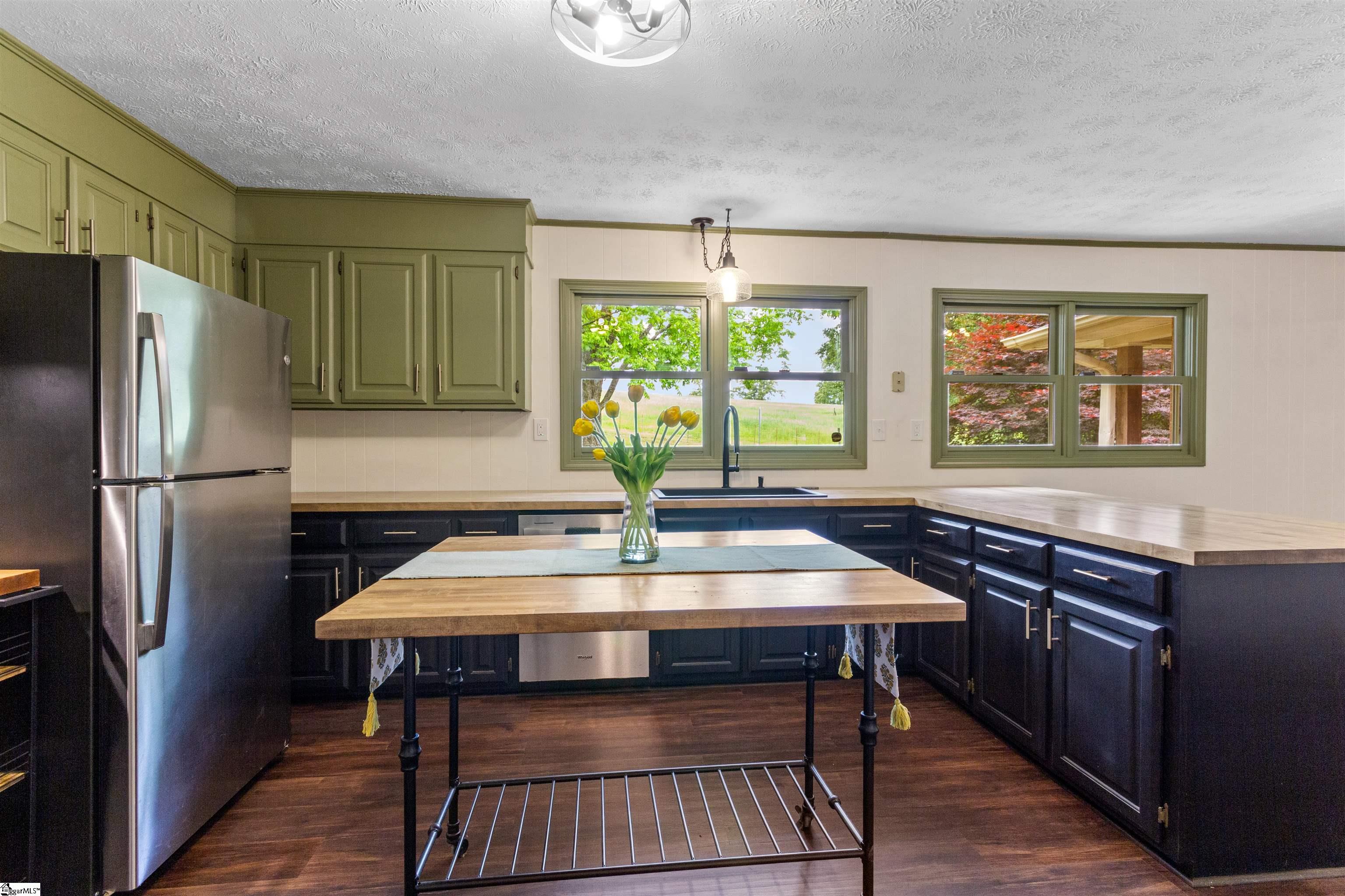 1121 Ireland Road Property Photo 10