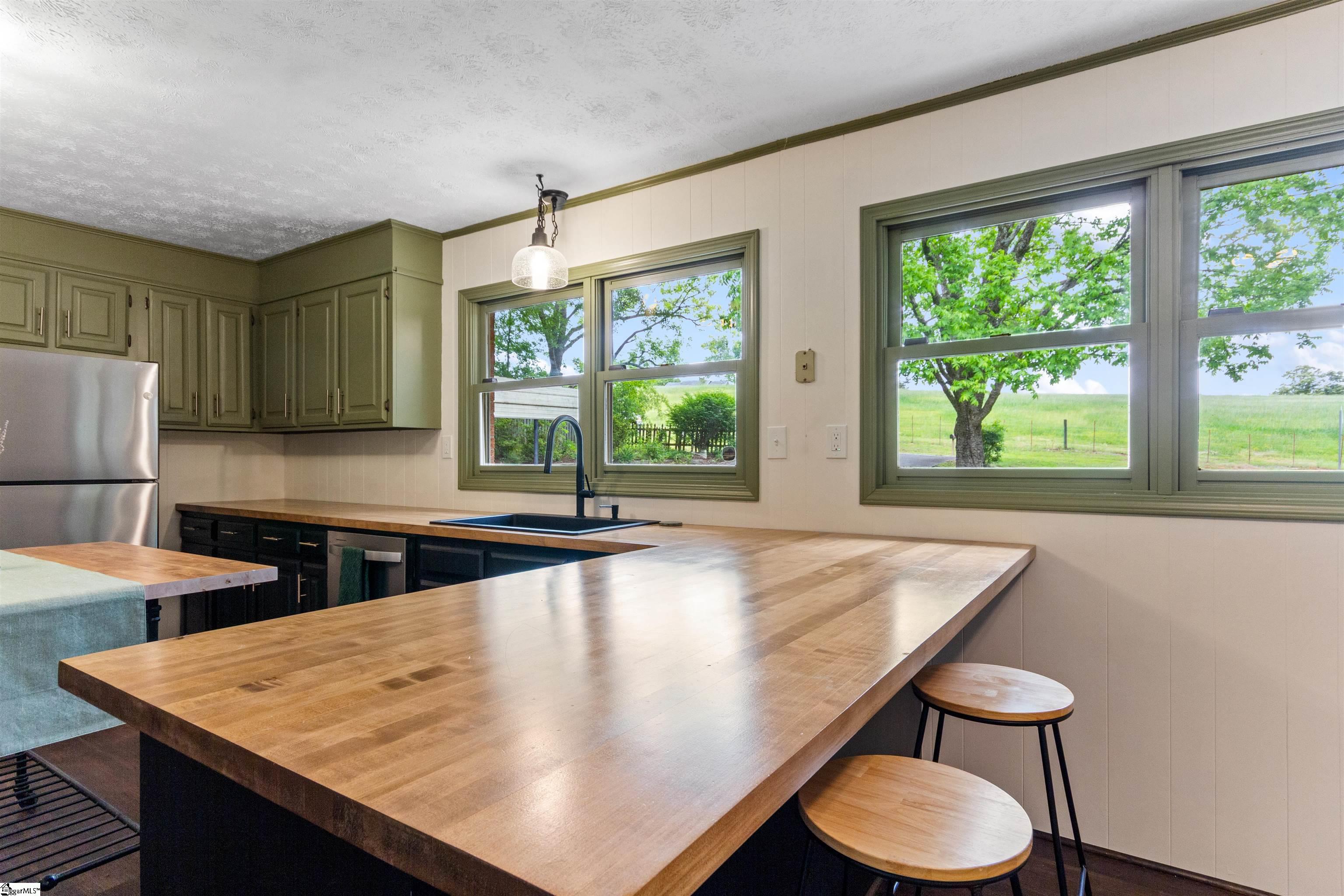 1121 Ireland Road Property Photo 12