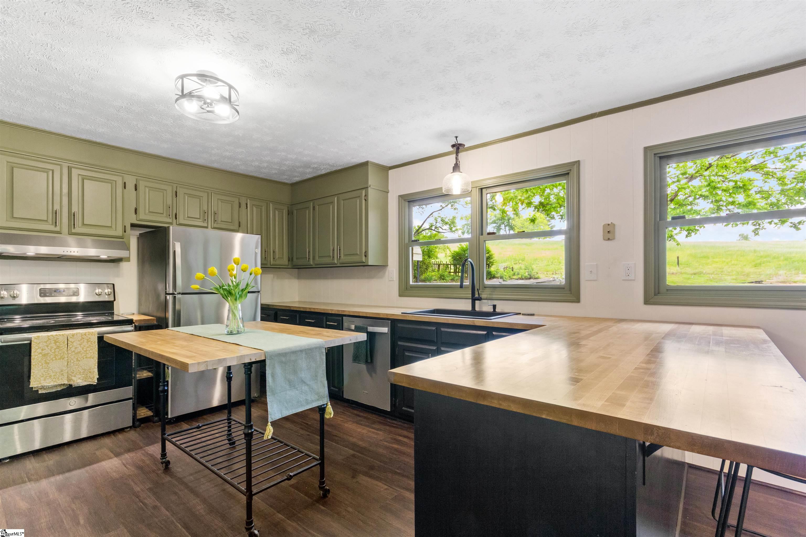 1121 Ireland Road Property Photo 13