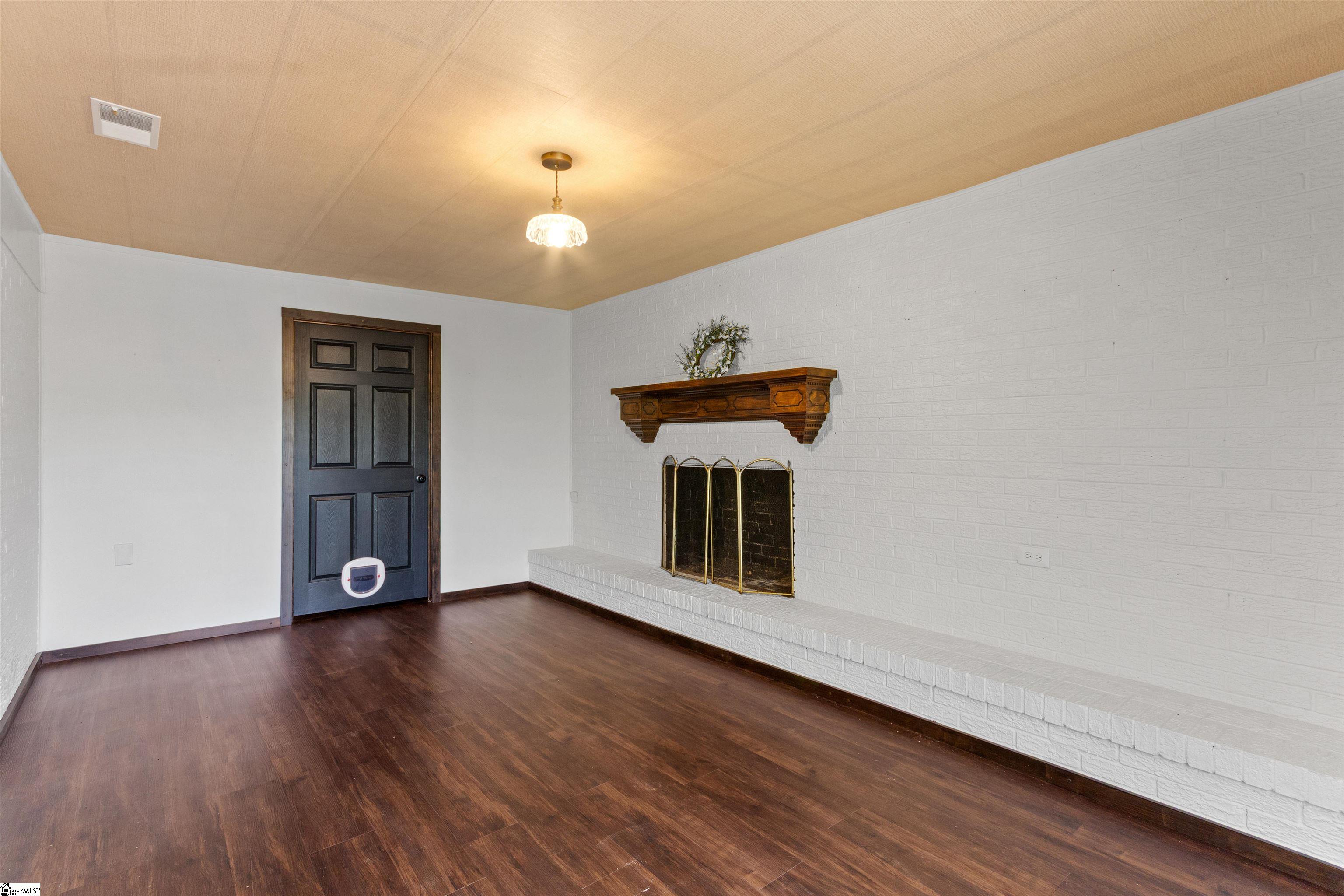 1121 Ireland Road Property Photo 17