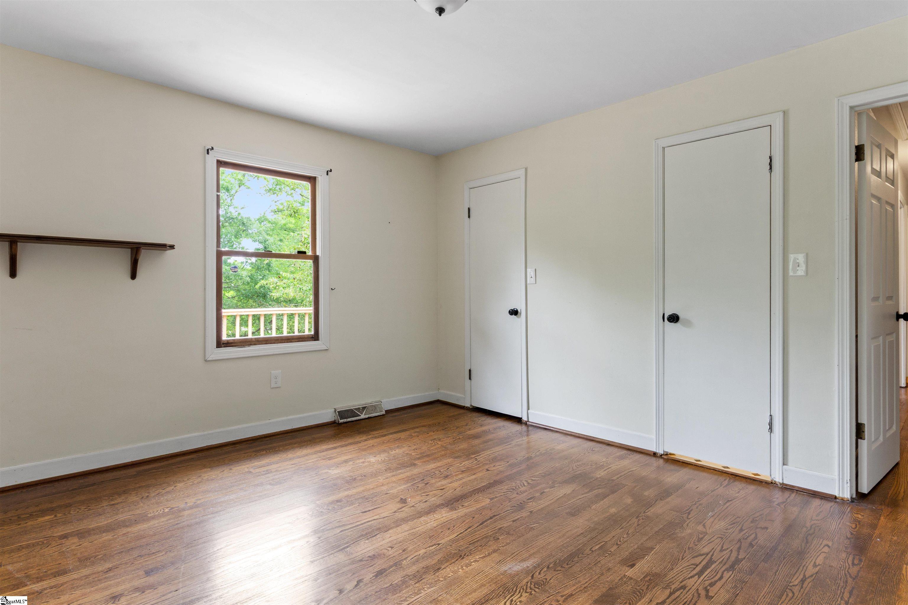 1121 Ireland Road Property Photo 19