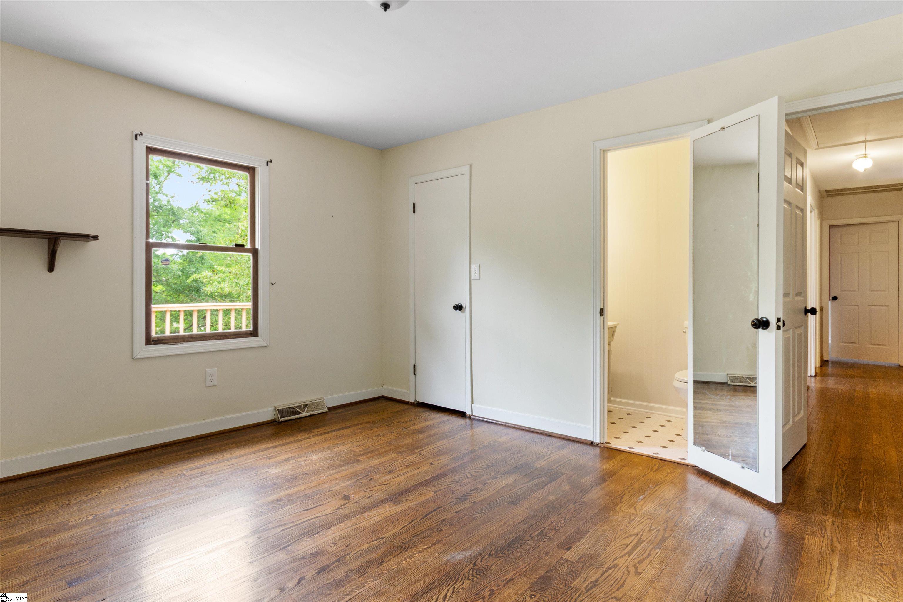 1121 Ireland Road Property Photo 20