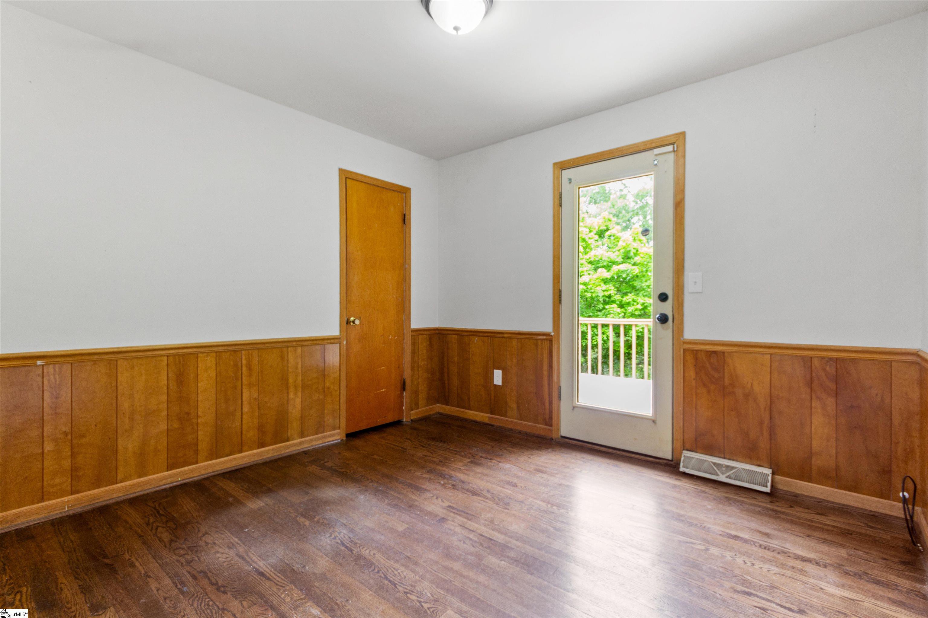 1121 Ireland Road Property Photo 22