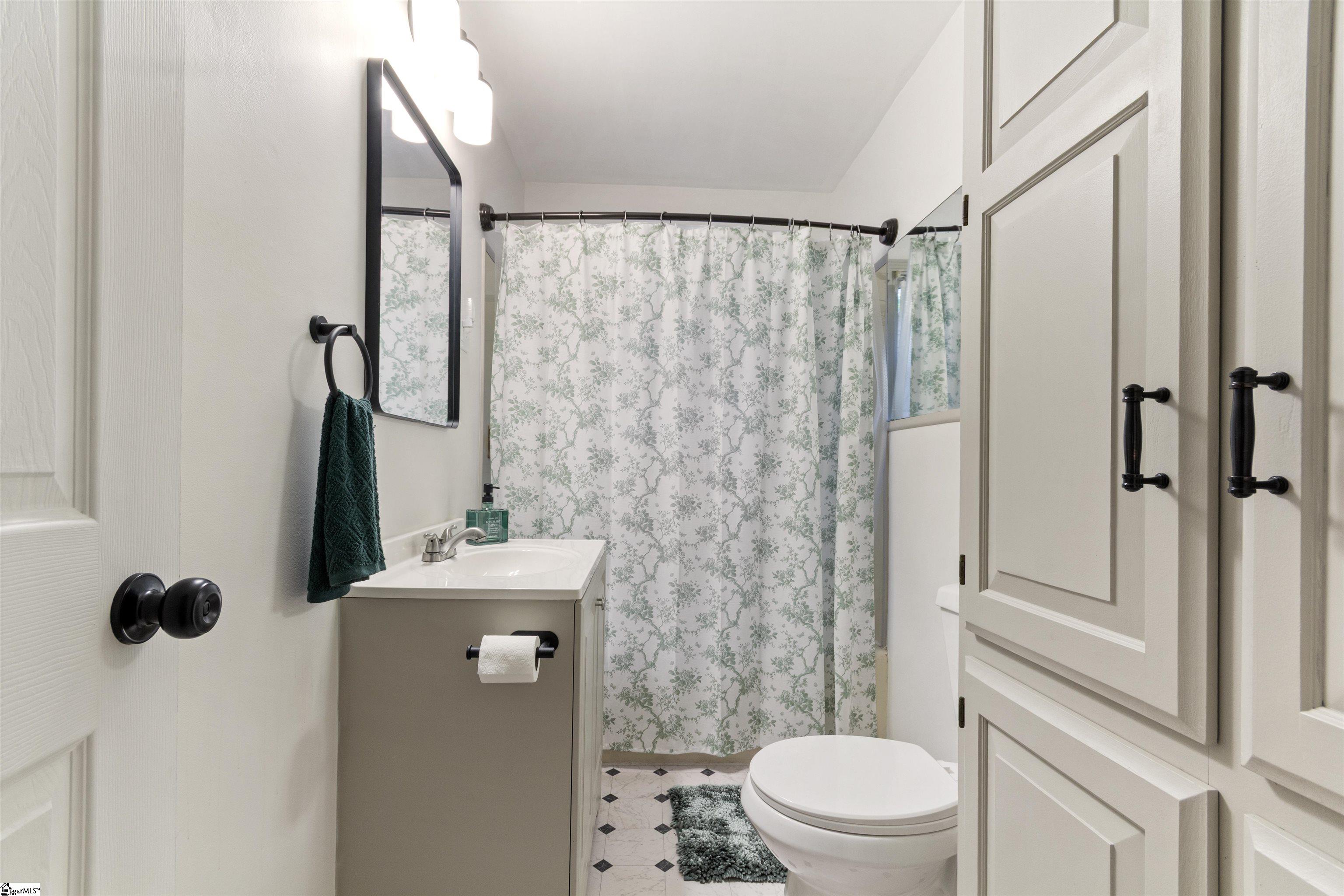 1121 Ireland Road Property Photo 24