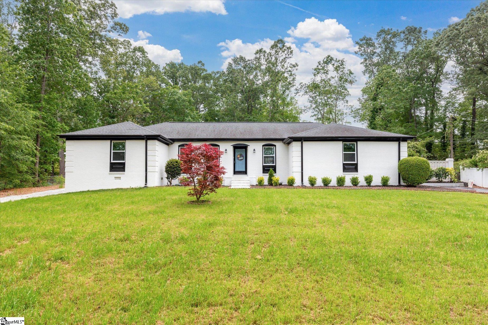 204 Sourwood Drive Property Photo 1