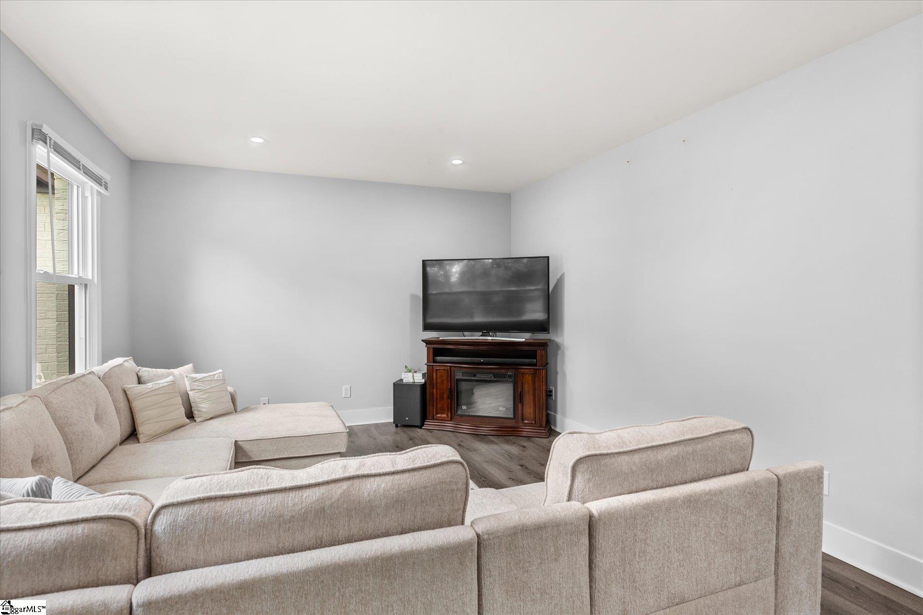 204 Sourwood Drive Property Photo 8