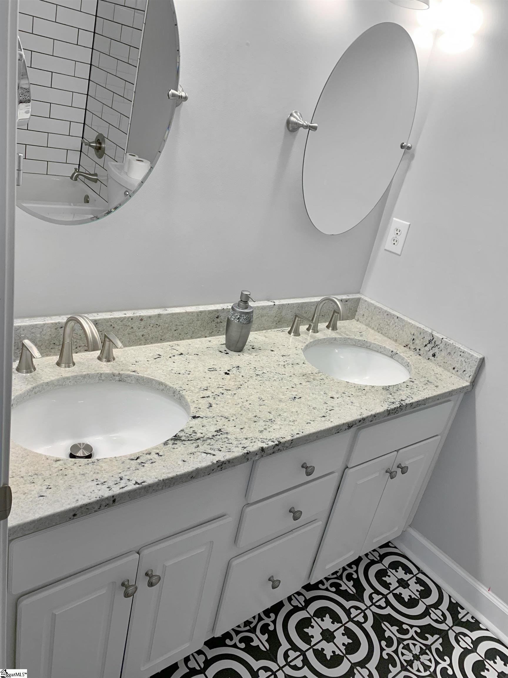 220 Huddersfield Drive Property Photo 23
