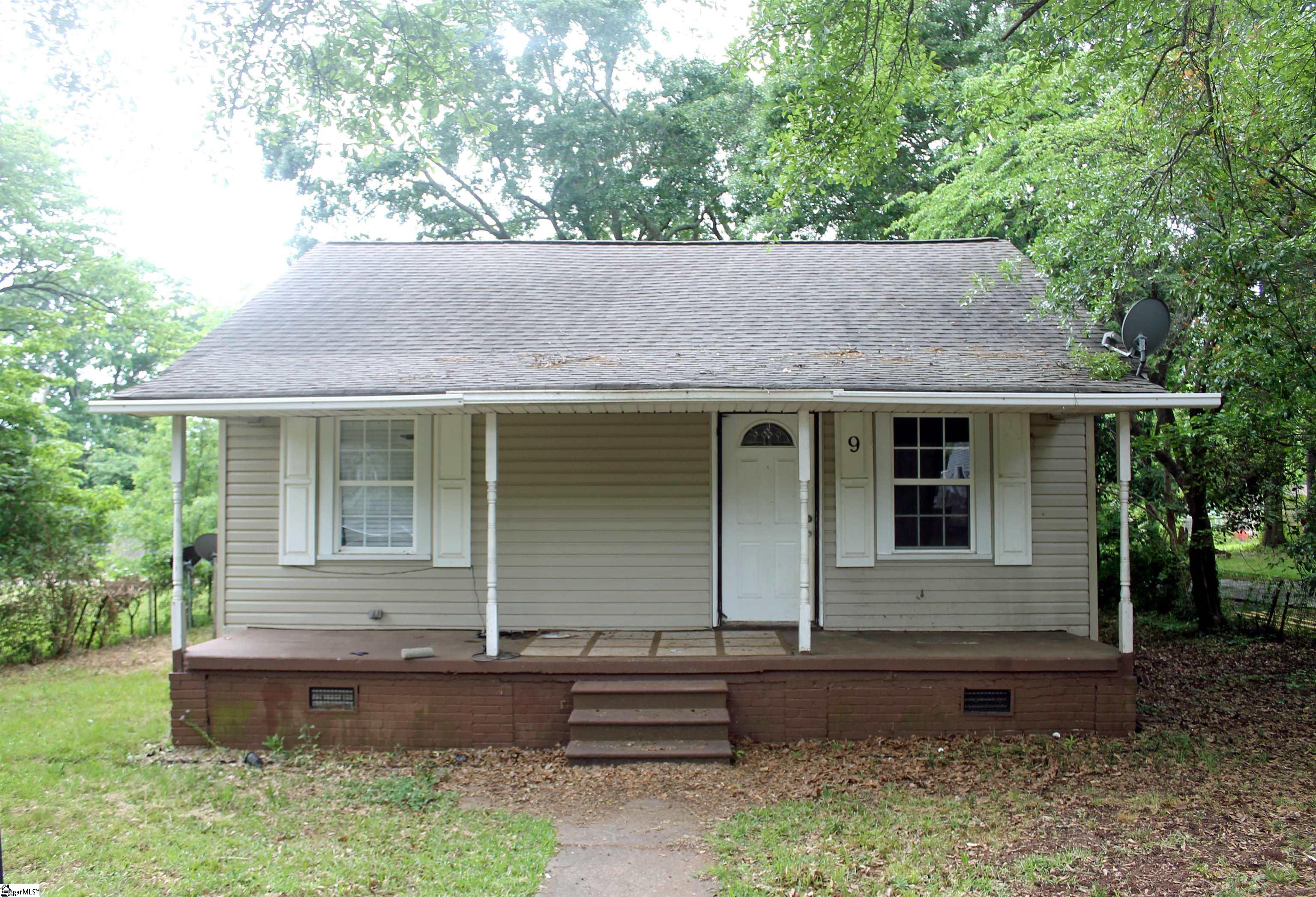 9 Brooks Avenue Property Photo 1