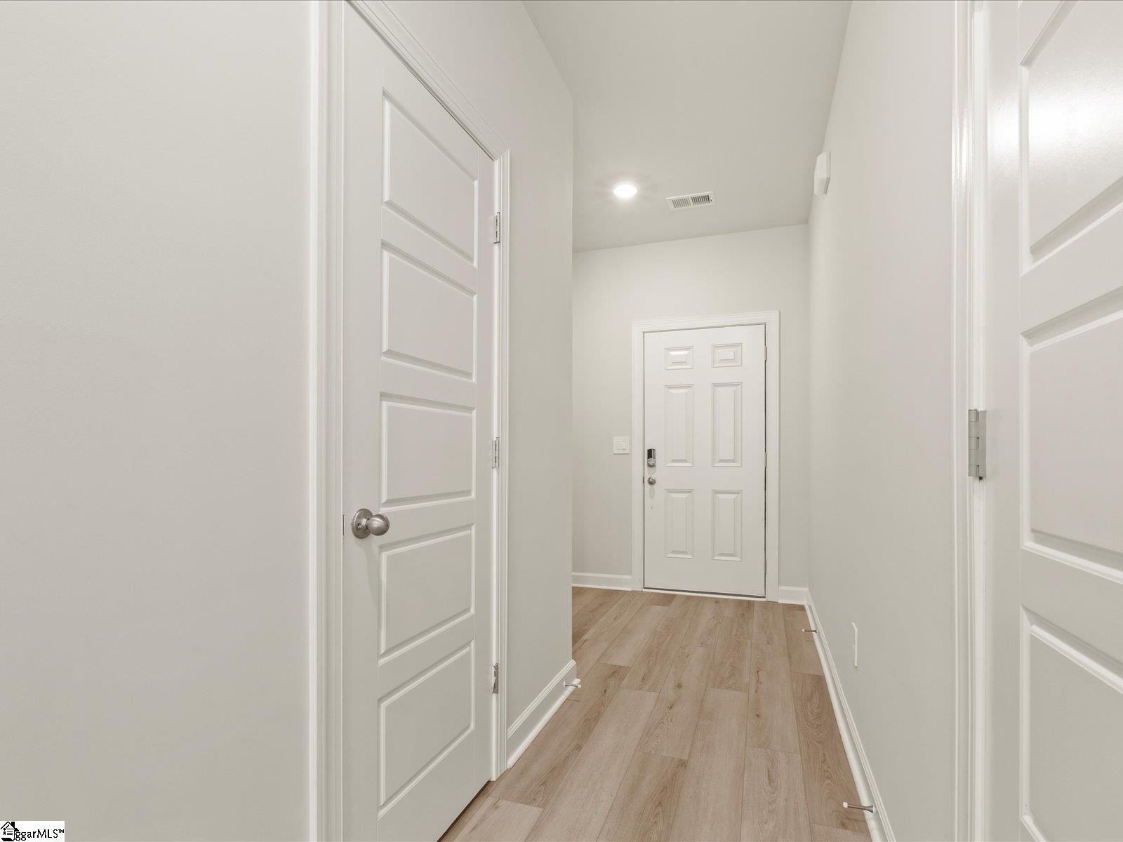 819 Ernest Lane Property Photo 3