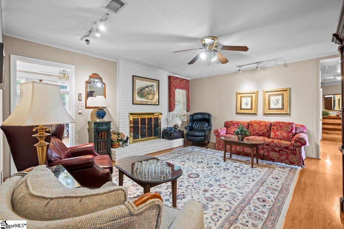 110 Woodbine Terrace Property Photo 7