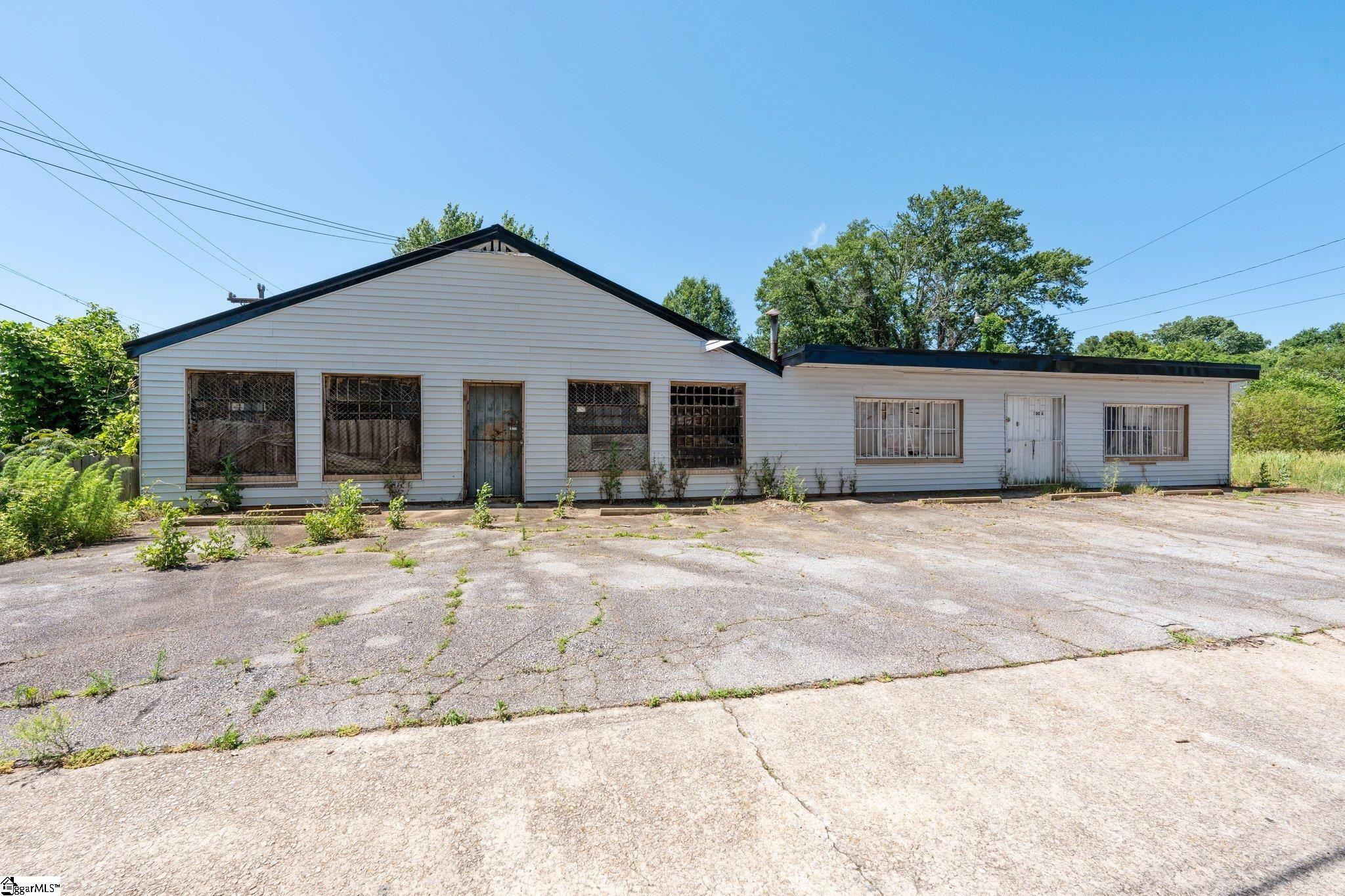 300 Greenacre Road Property Photo 1