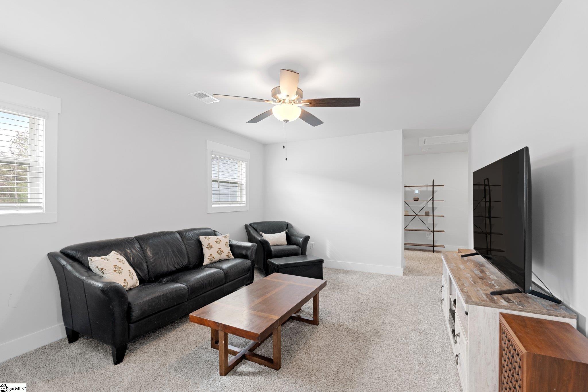 101 Hazelcroft Drive Property Photo 28