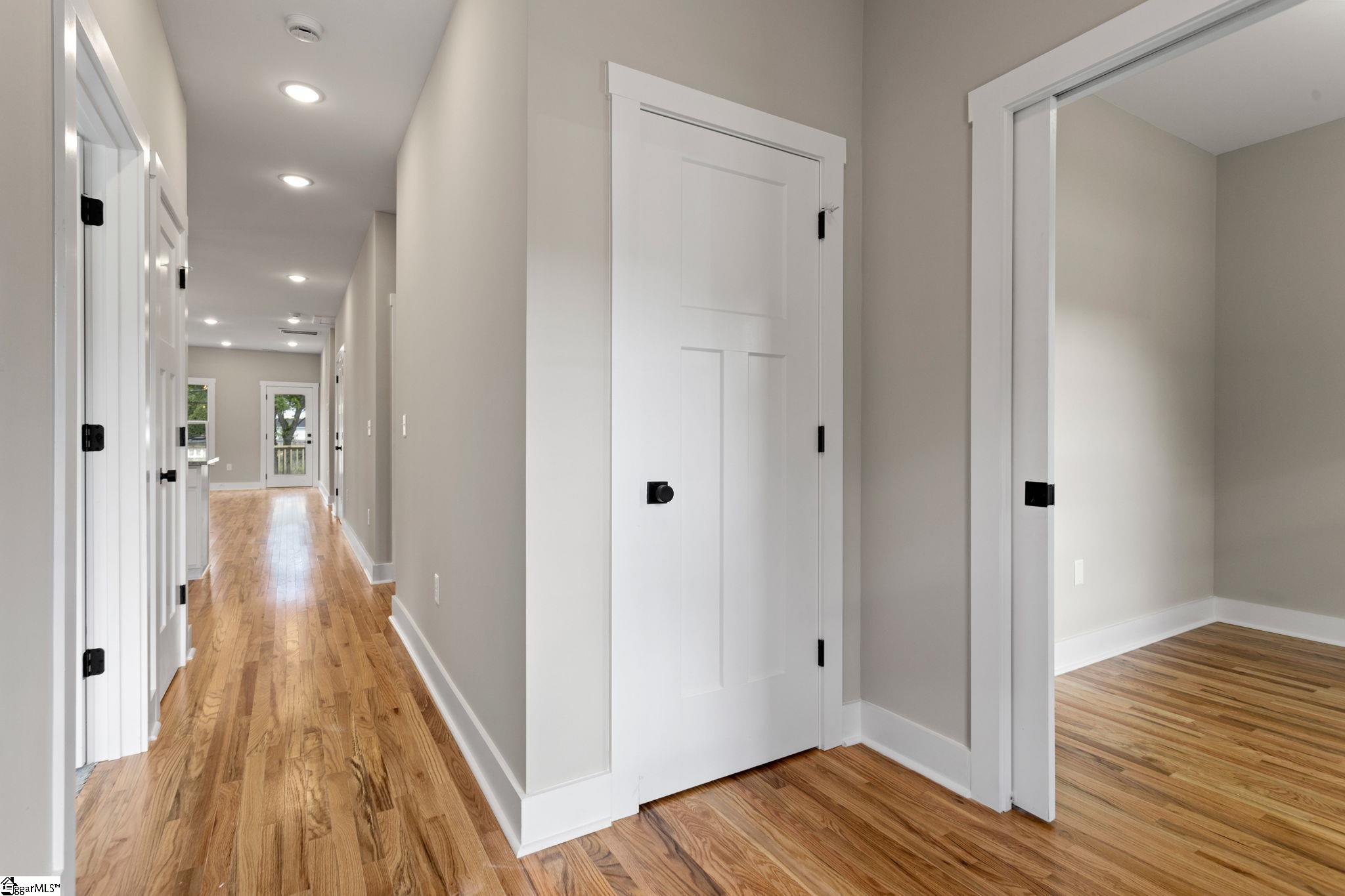 18 N Georgia Avenue Property Photo 4